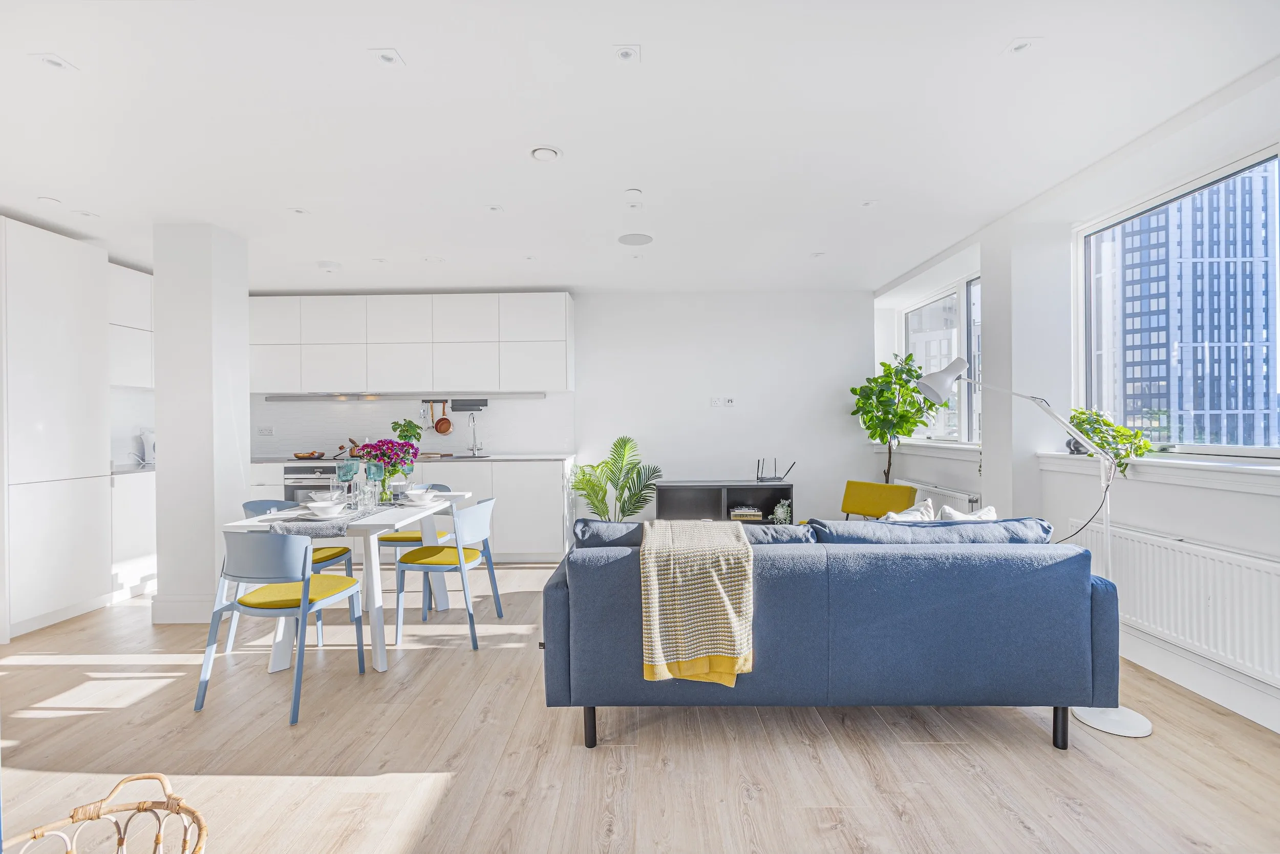 Living area in a three-bedroom apartment at Vonder Wembley