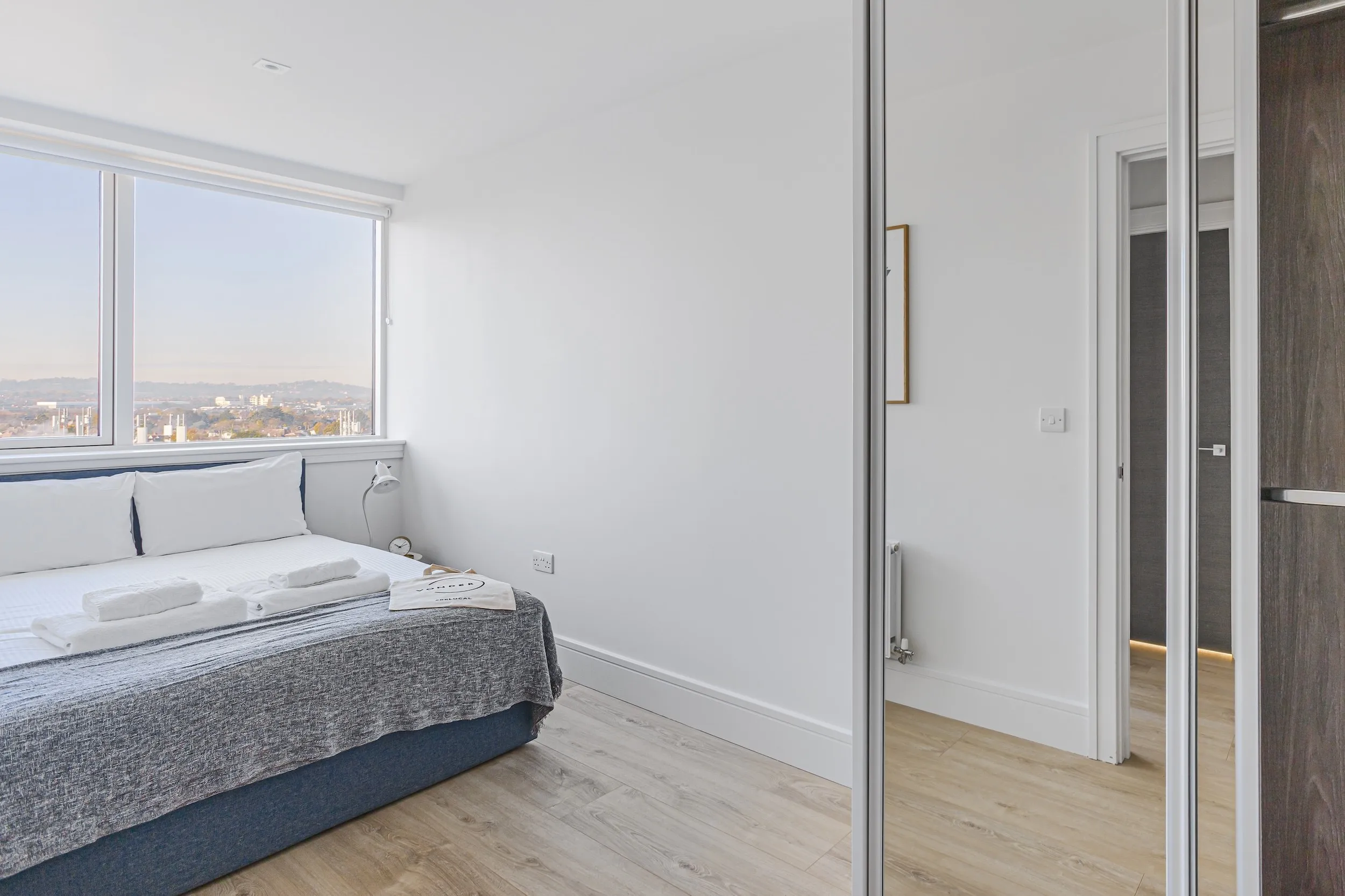 Bedroom in a three-bedroom apartment at Vonder Wembley