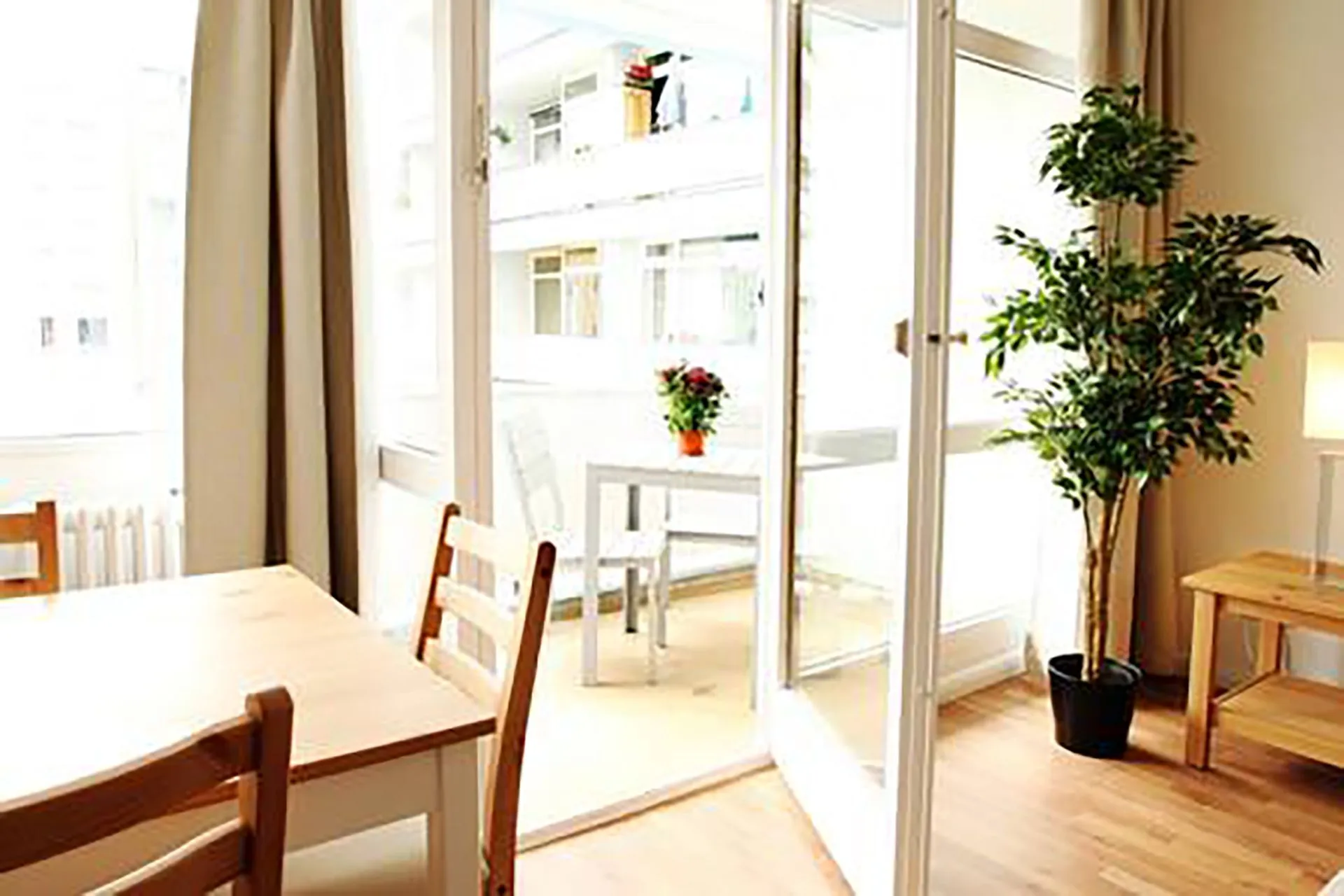 1 Bedroom — Medium