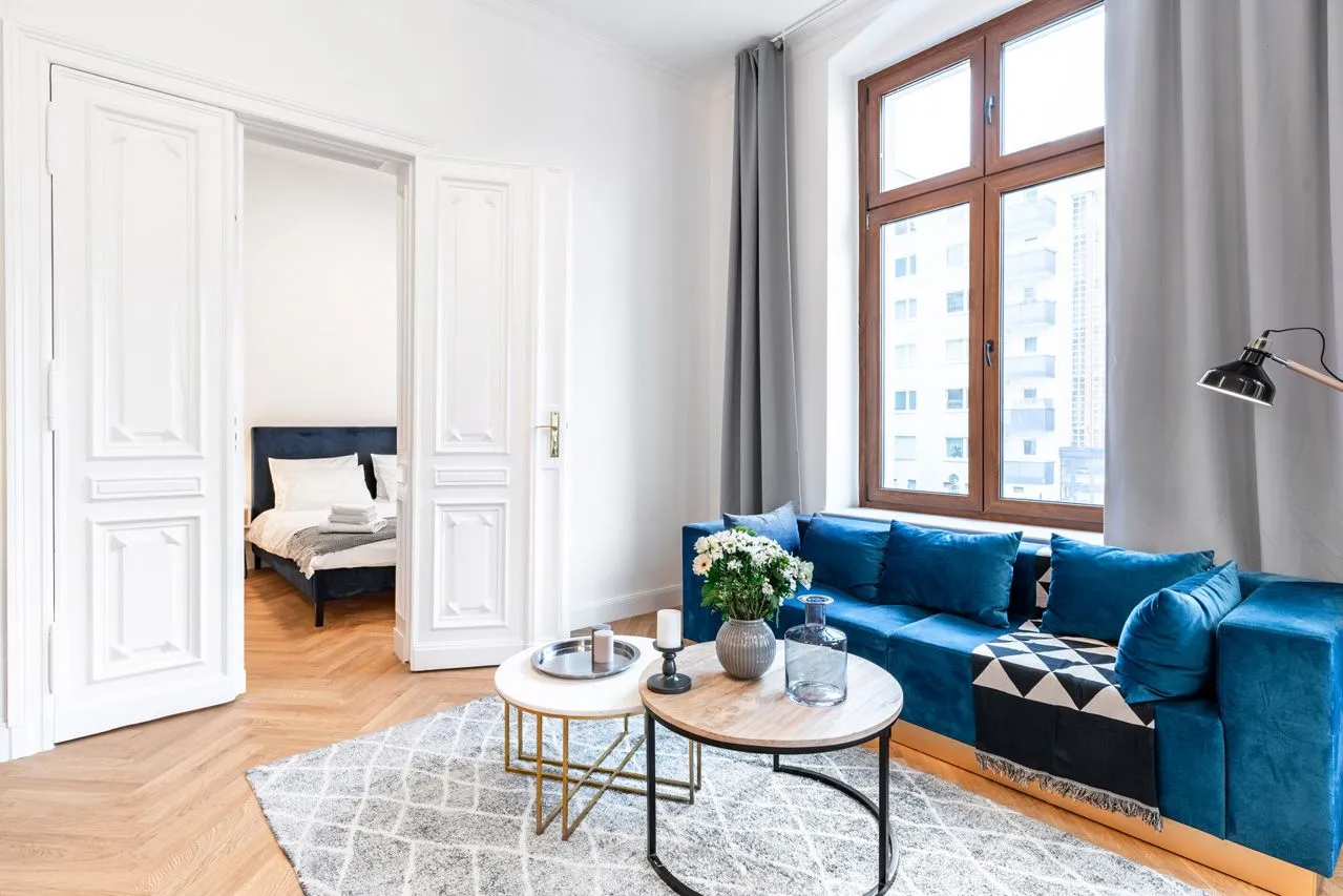 1 Bedroom — Large
