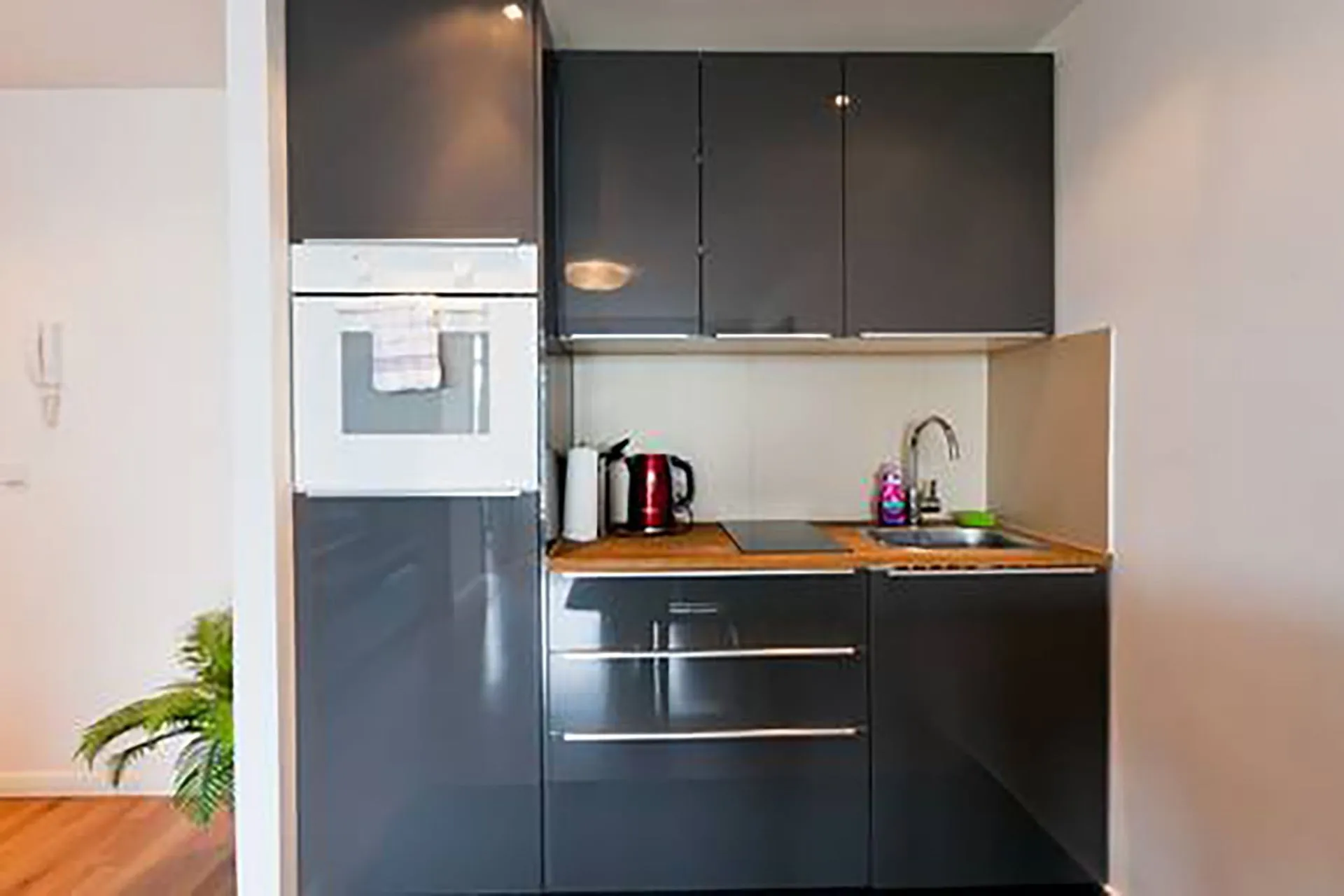 1 Bedroom — Small