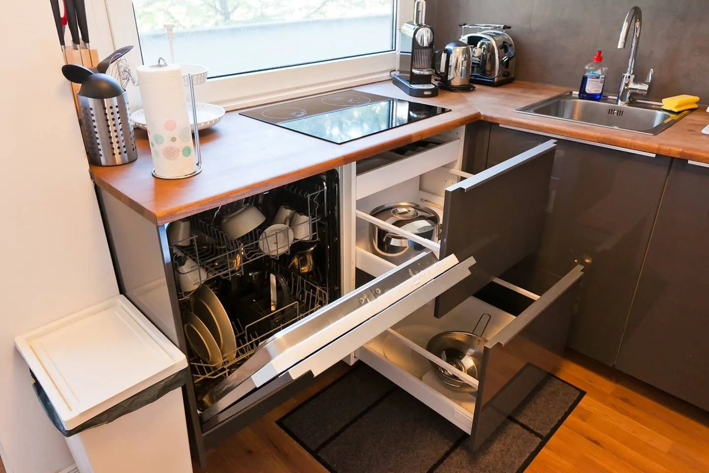 1 Bedroom — Large