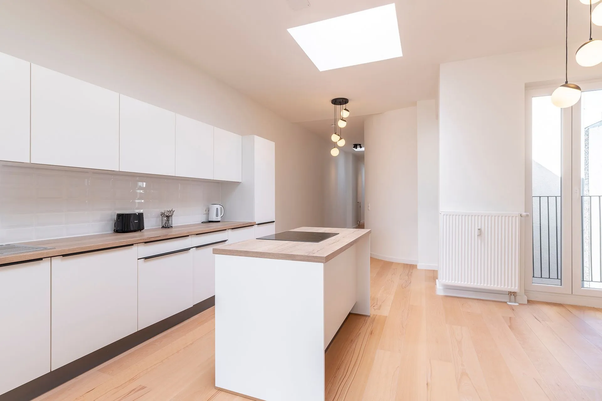 1 Bedroom — Large