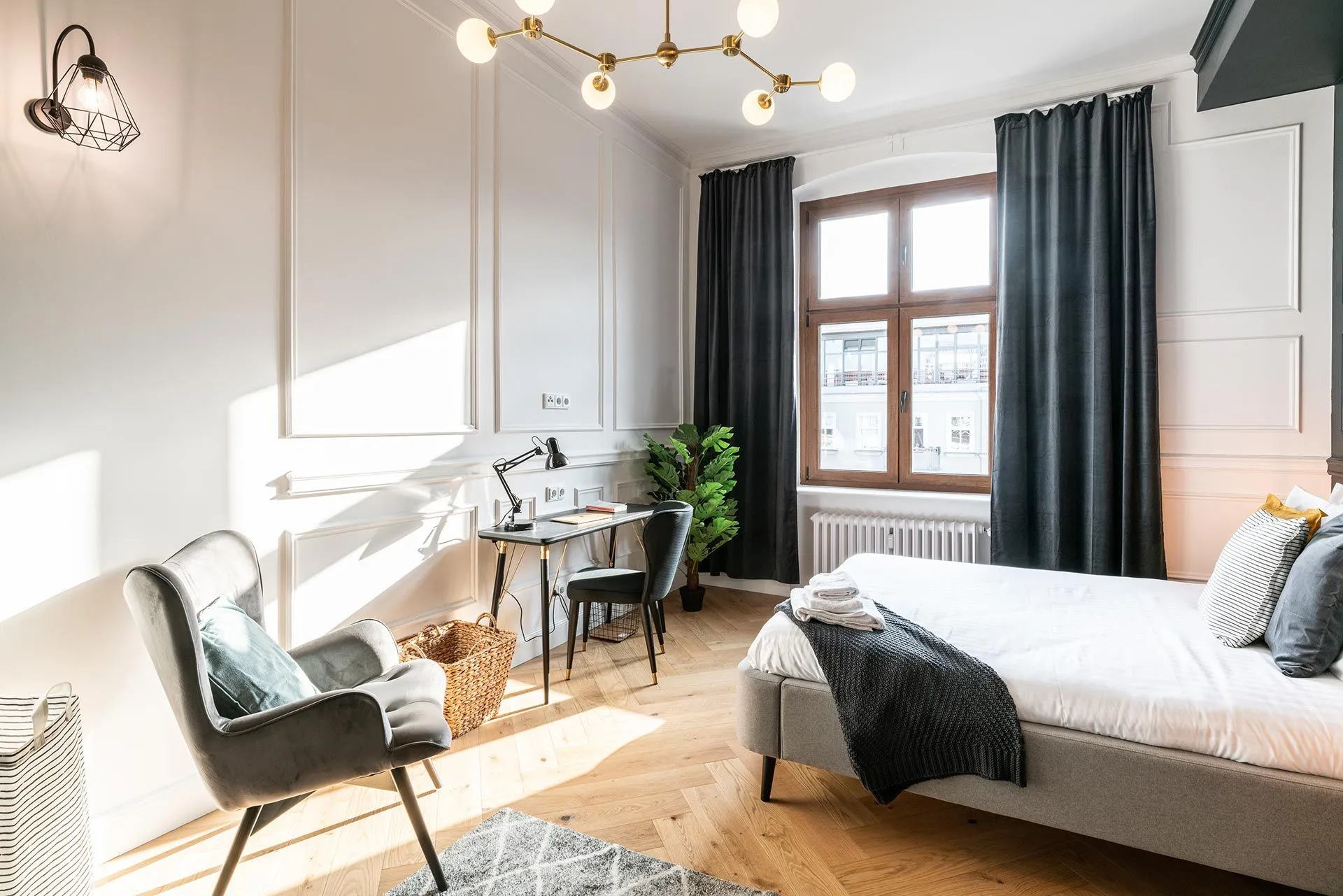 1 Bedroom — Large