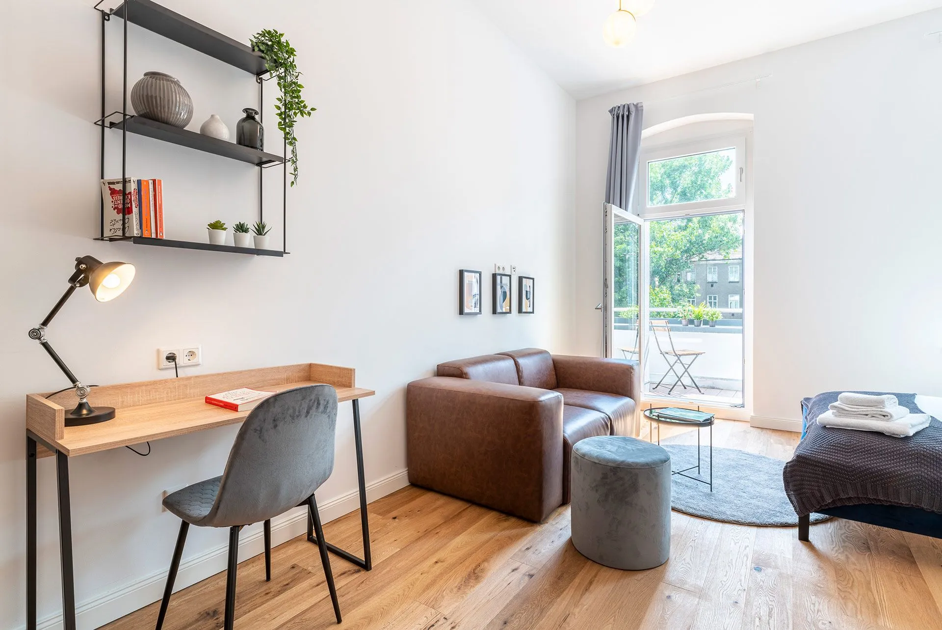 Private Room — Medium