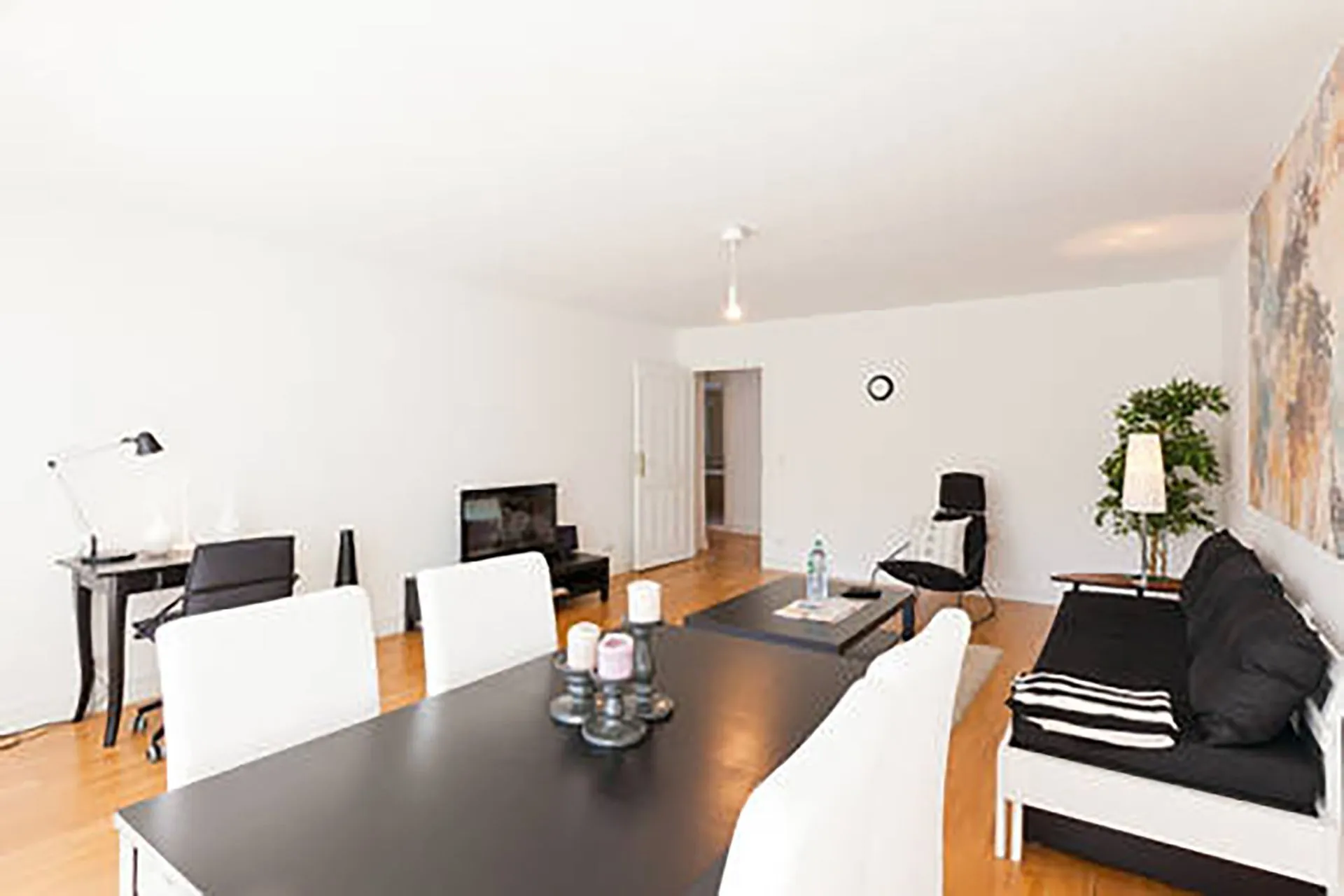 1 Bedroom — Large