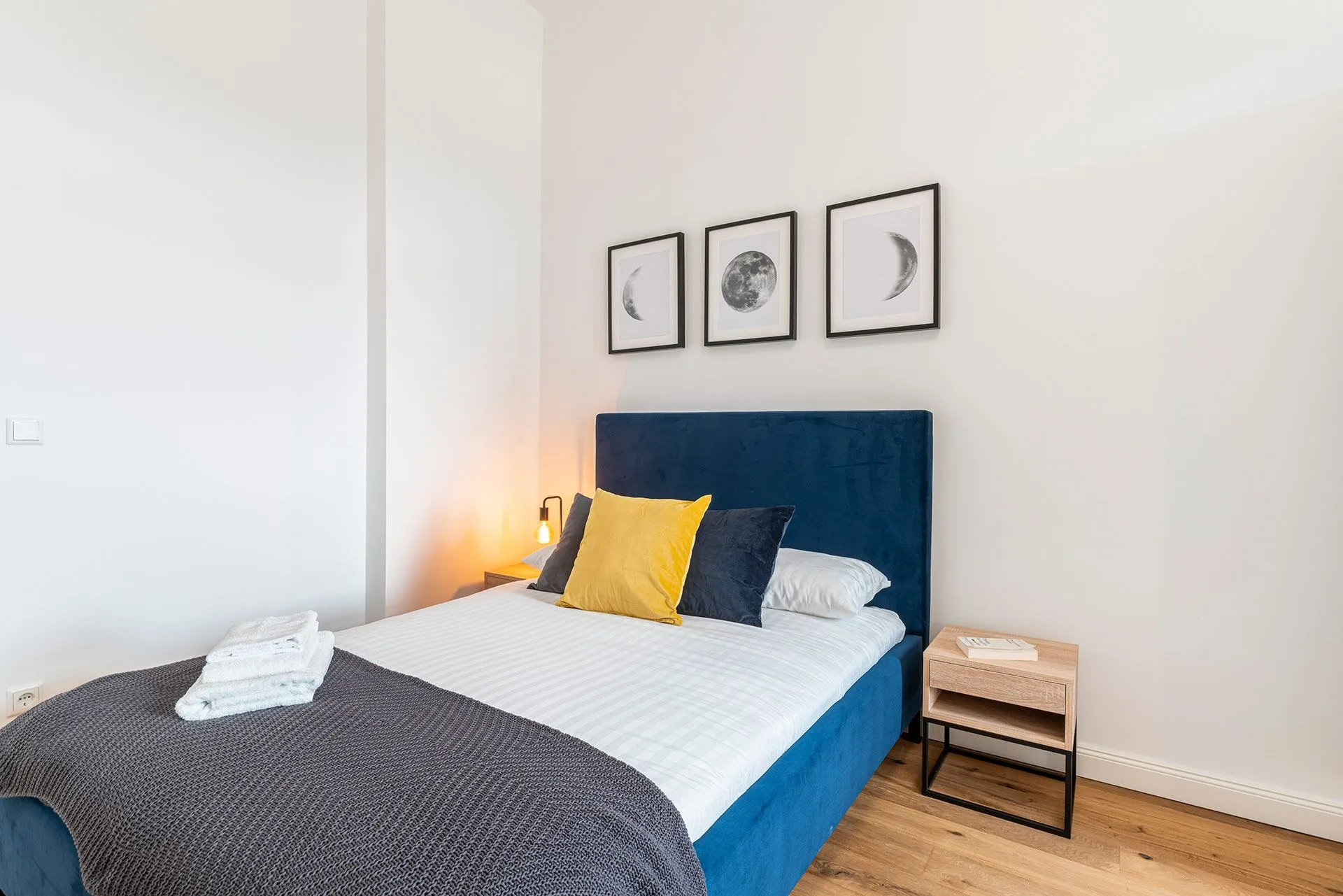 Private Room — Medium