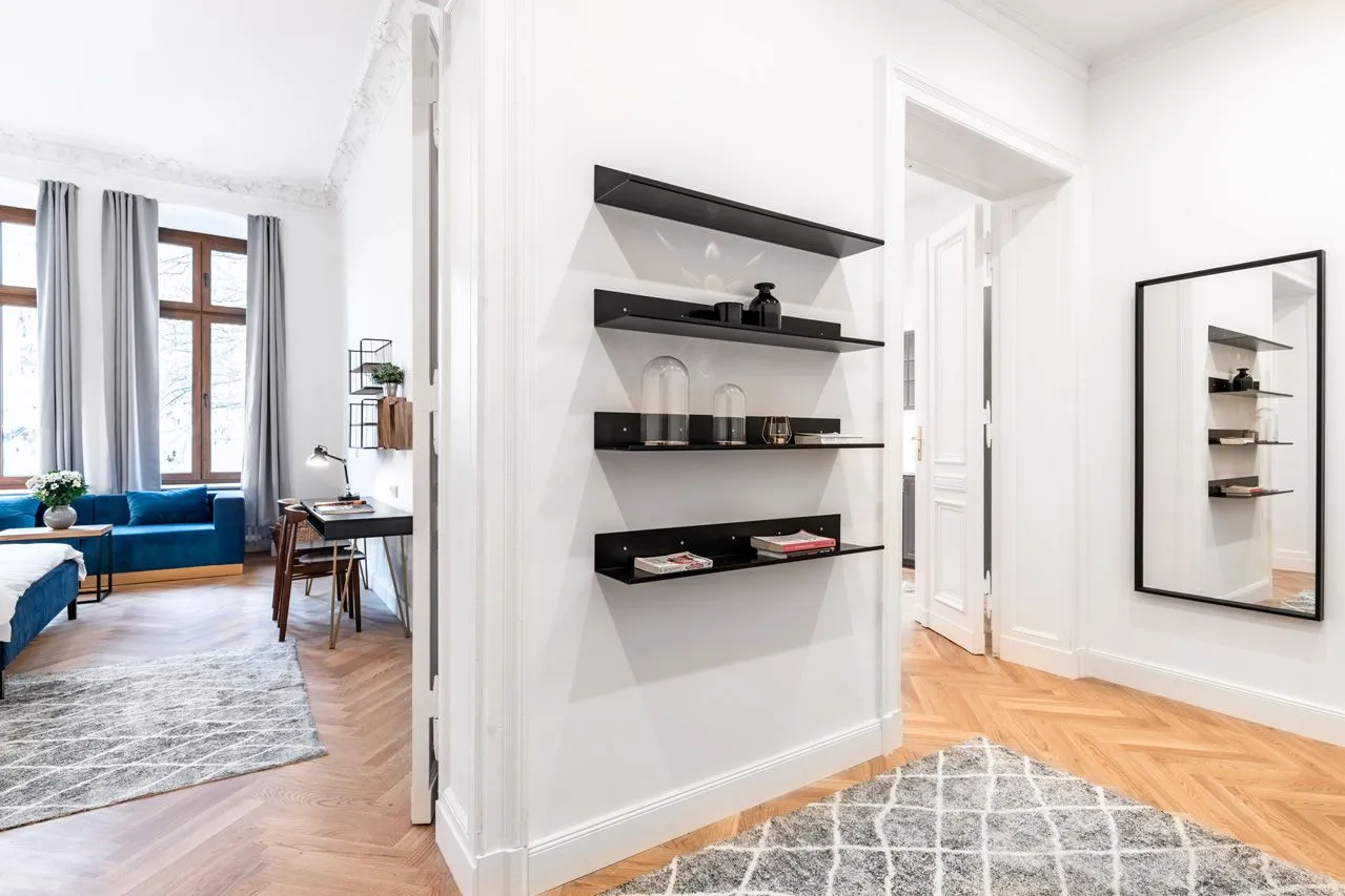 1 Bedroom — Large