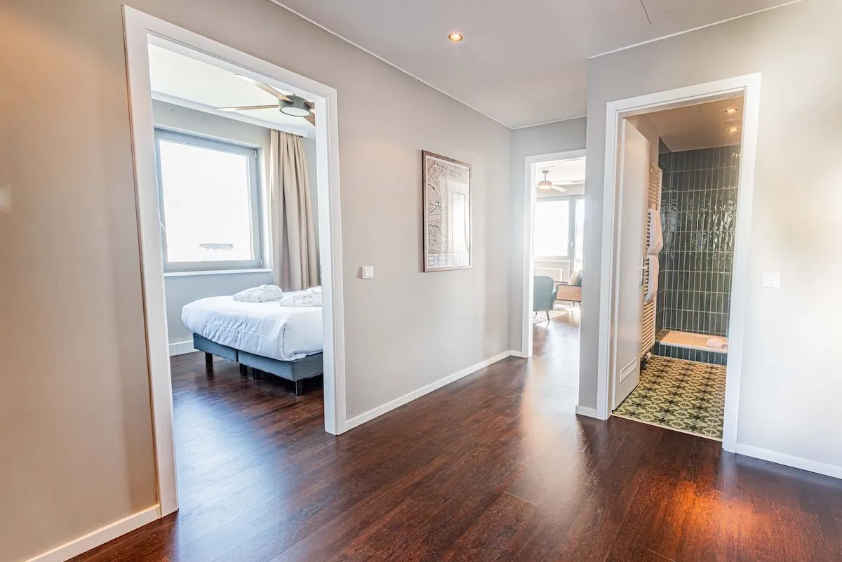 1 Bedroom — Large — Balcony
