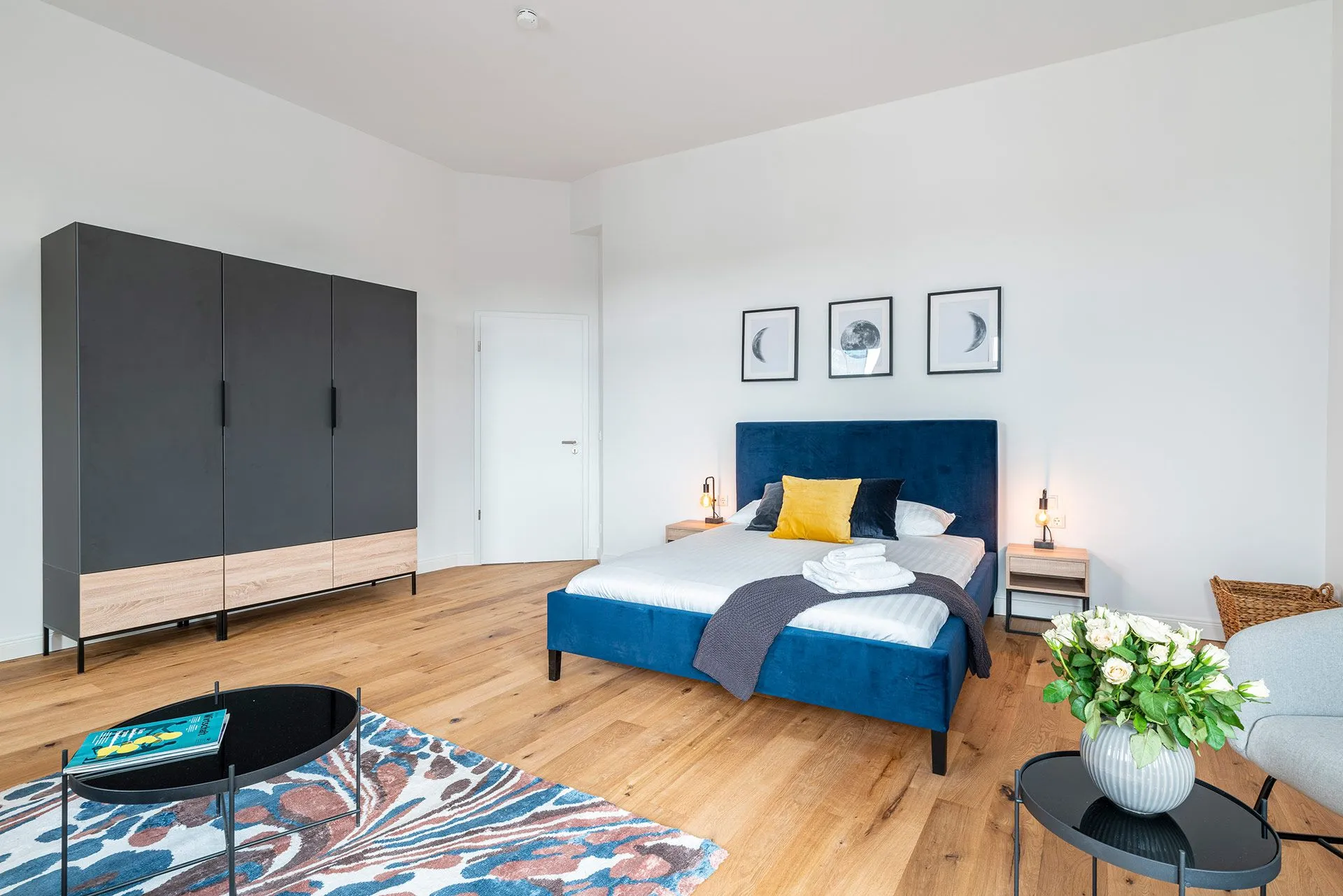 Private Room — Large