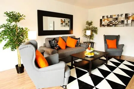 1 Bedroom — Large