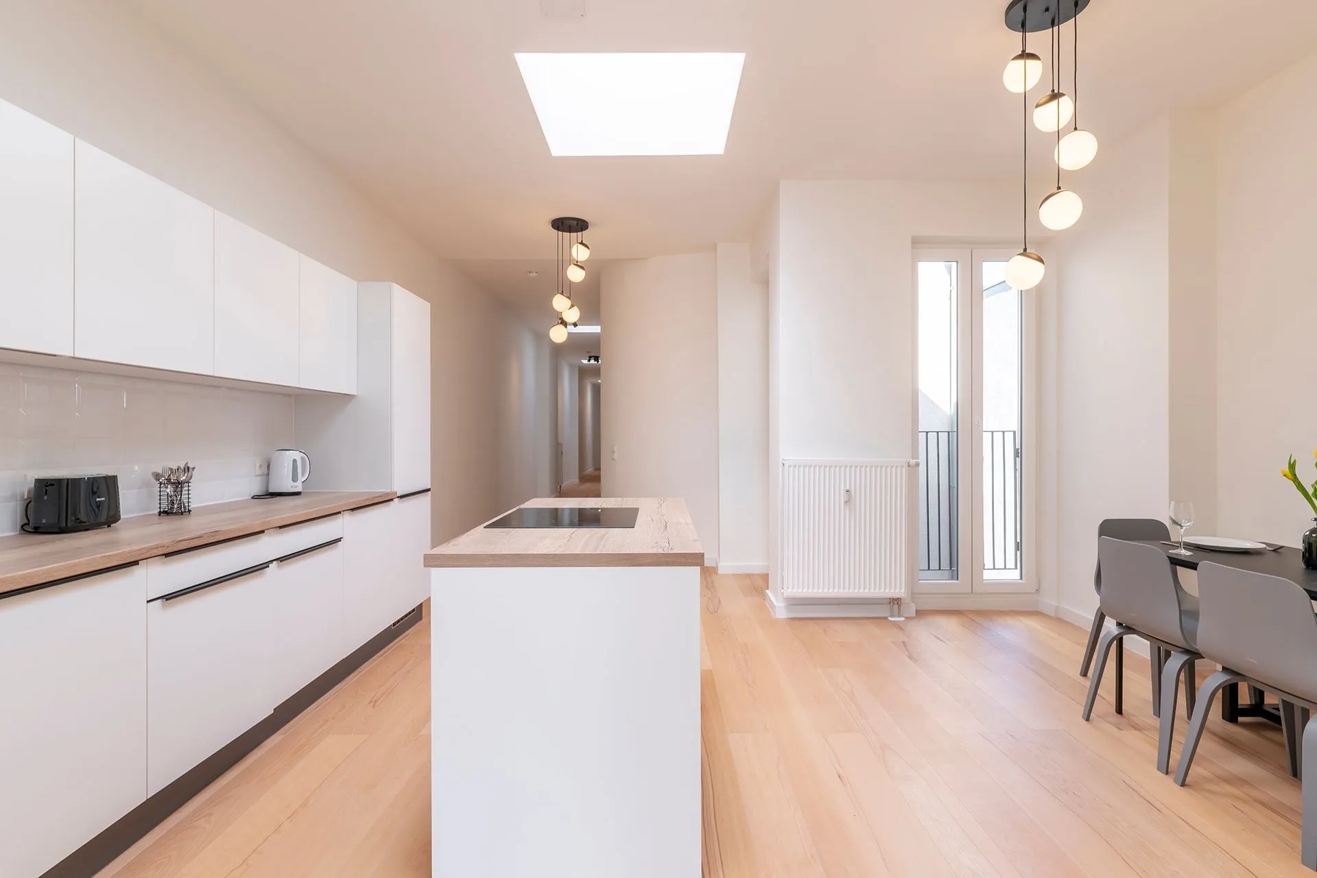 1 Bedroom — Large