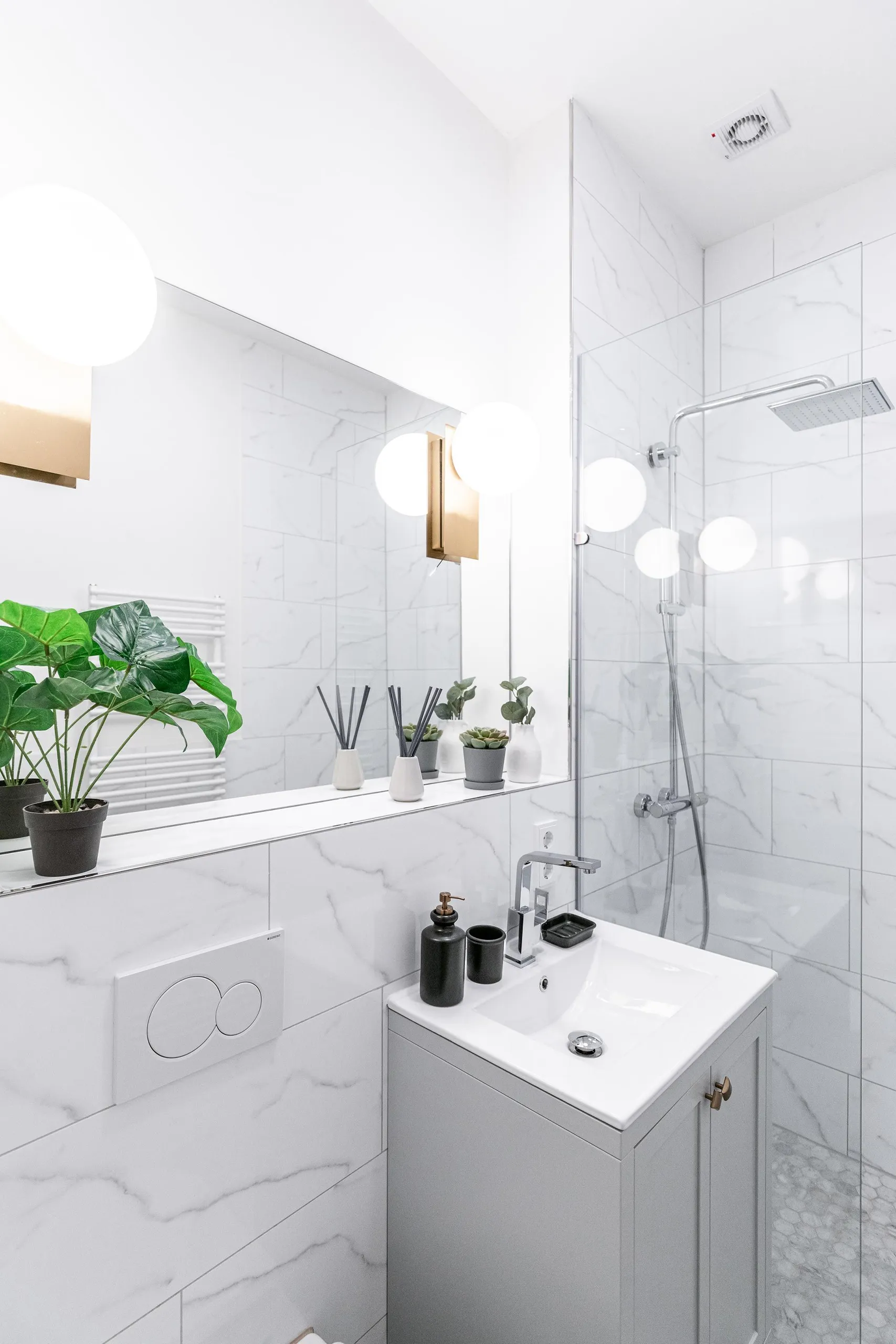 1 Bedroom — Large