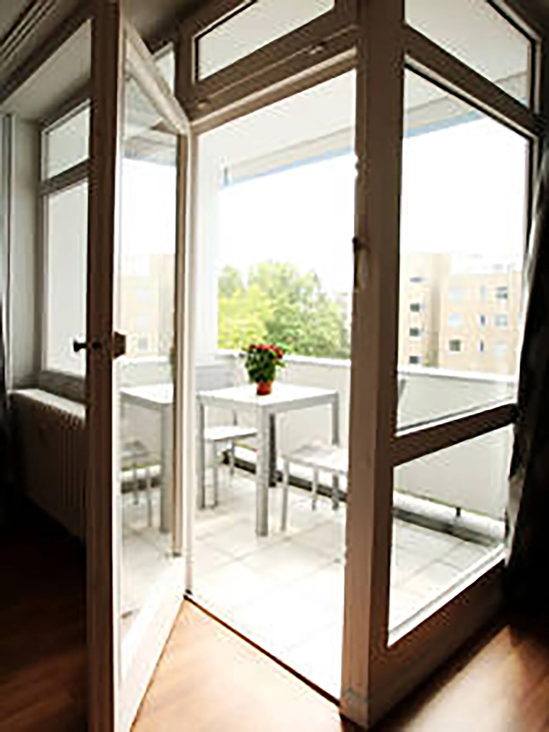 1 Bedroom — Large