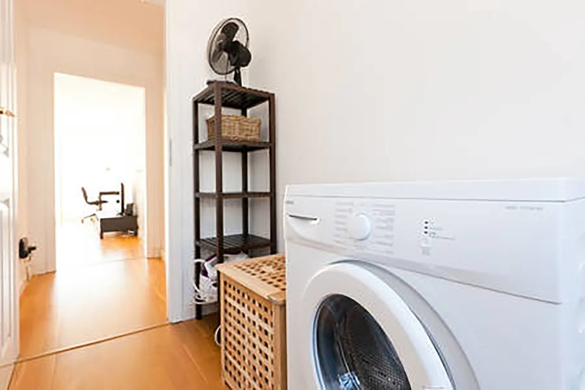 1 Bedroom — Large