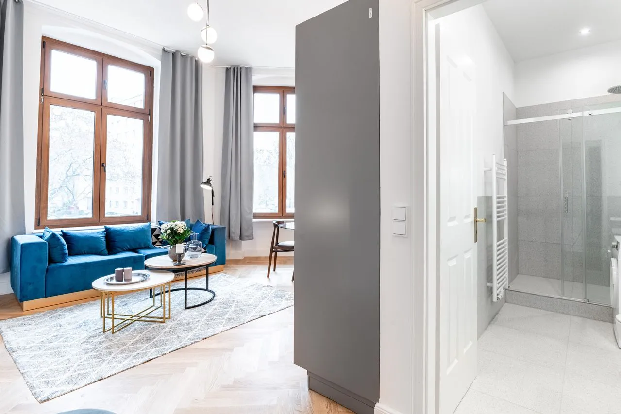 1 Bedroom — Large