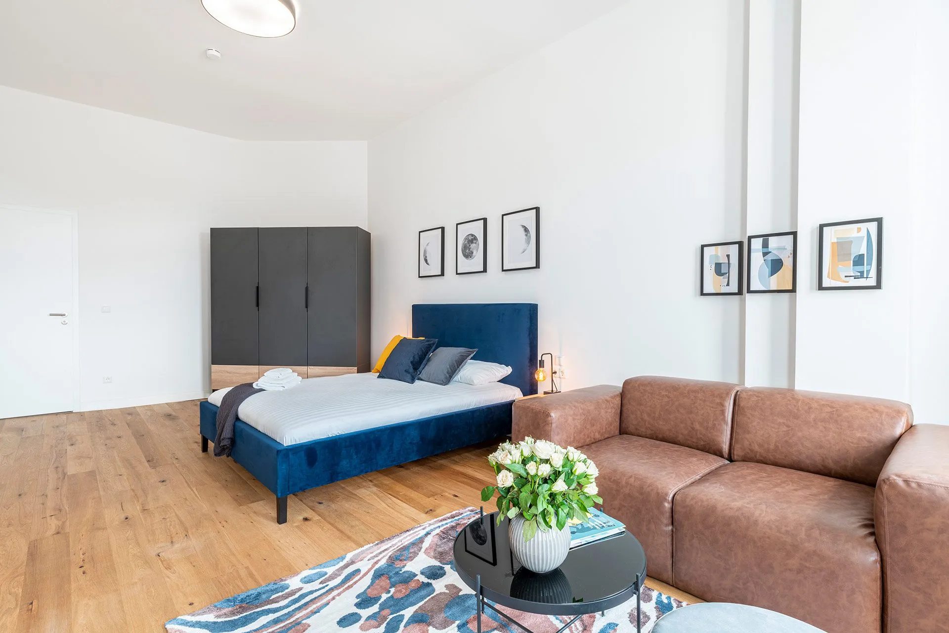 Private Room — Large