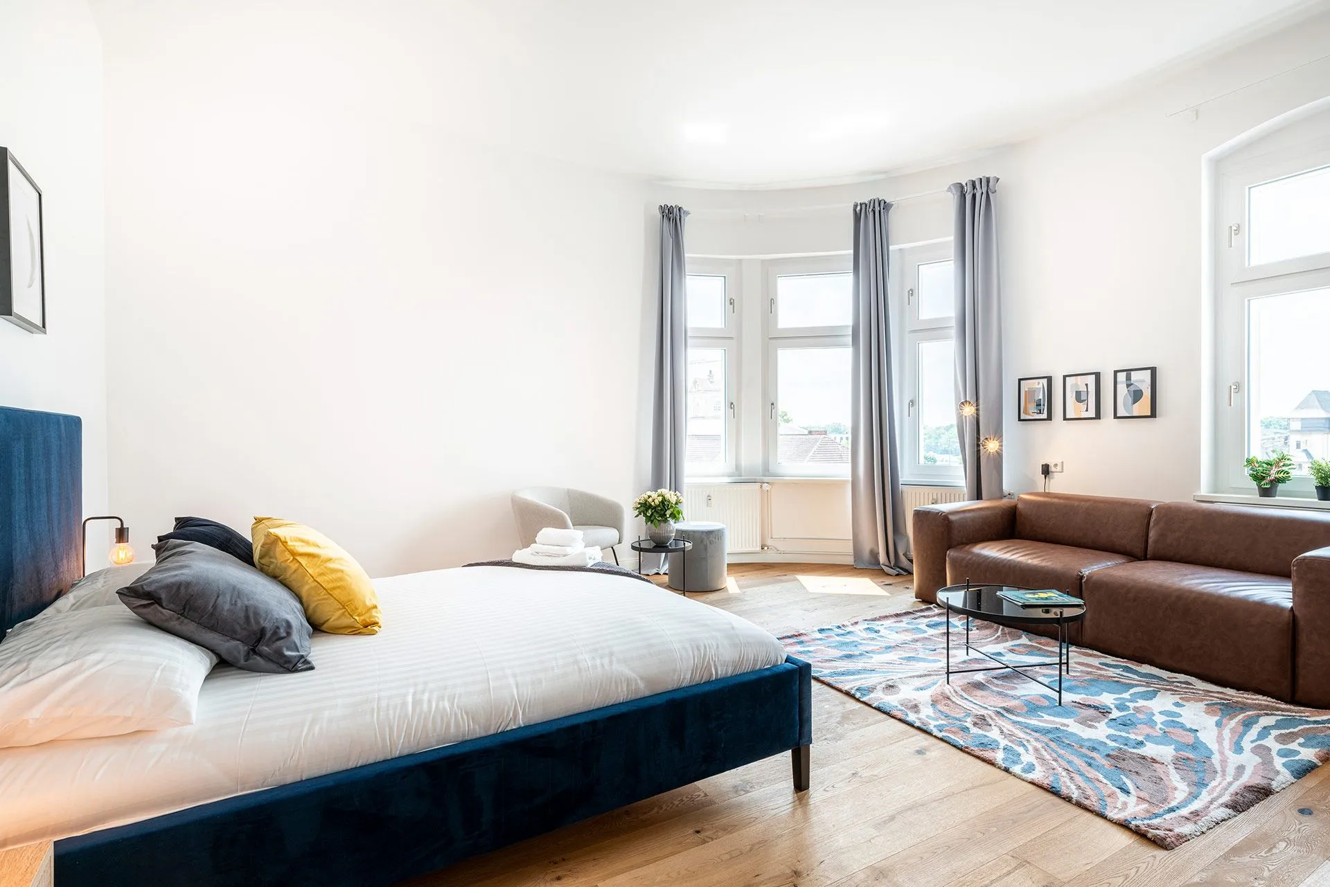 Private Room — Large