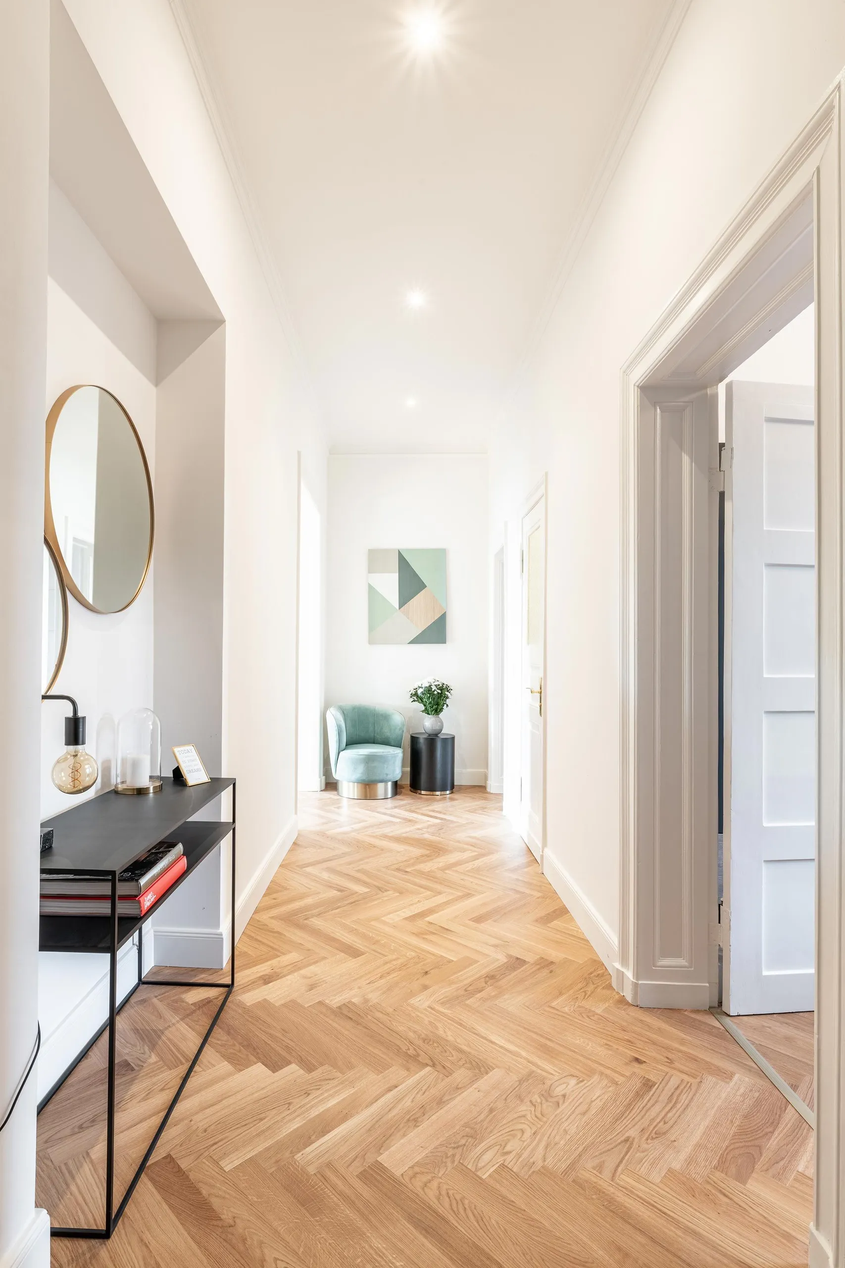 1 Bedroom — Large
