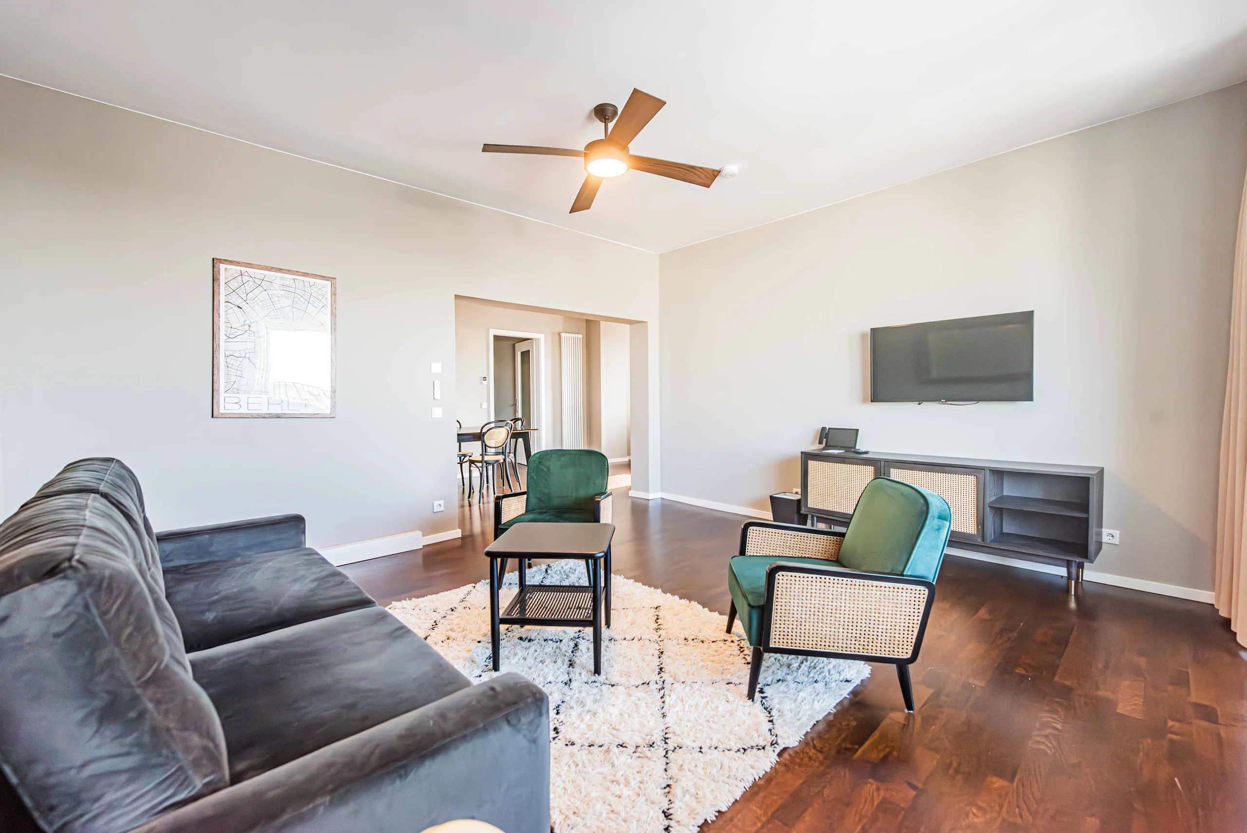 1 Bedroom — Large