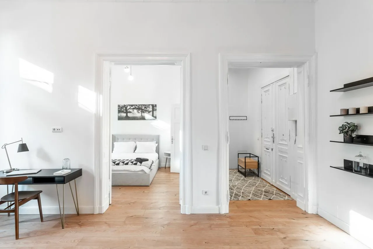 1 Bedroom — Large