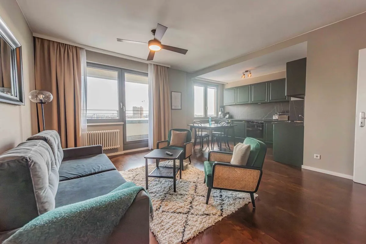 1 Bedroom — Large — Balcony