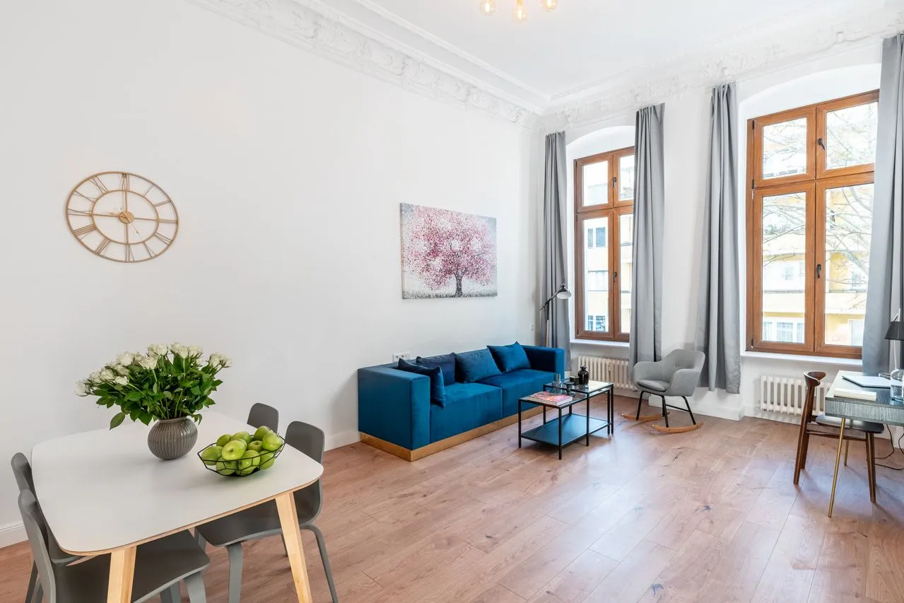1 Bedroom — Large