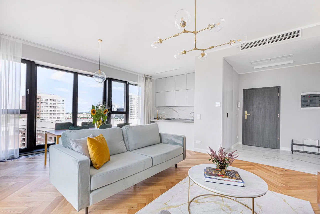 1 Bedroom — Large