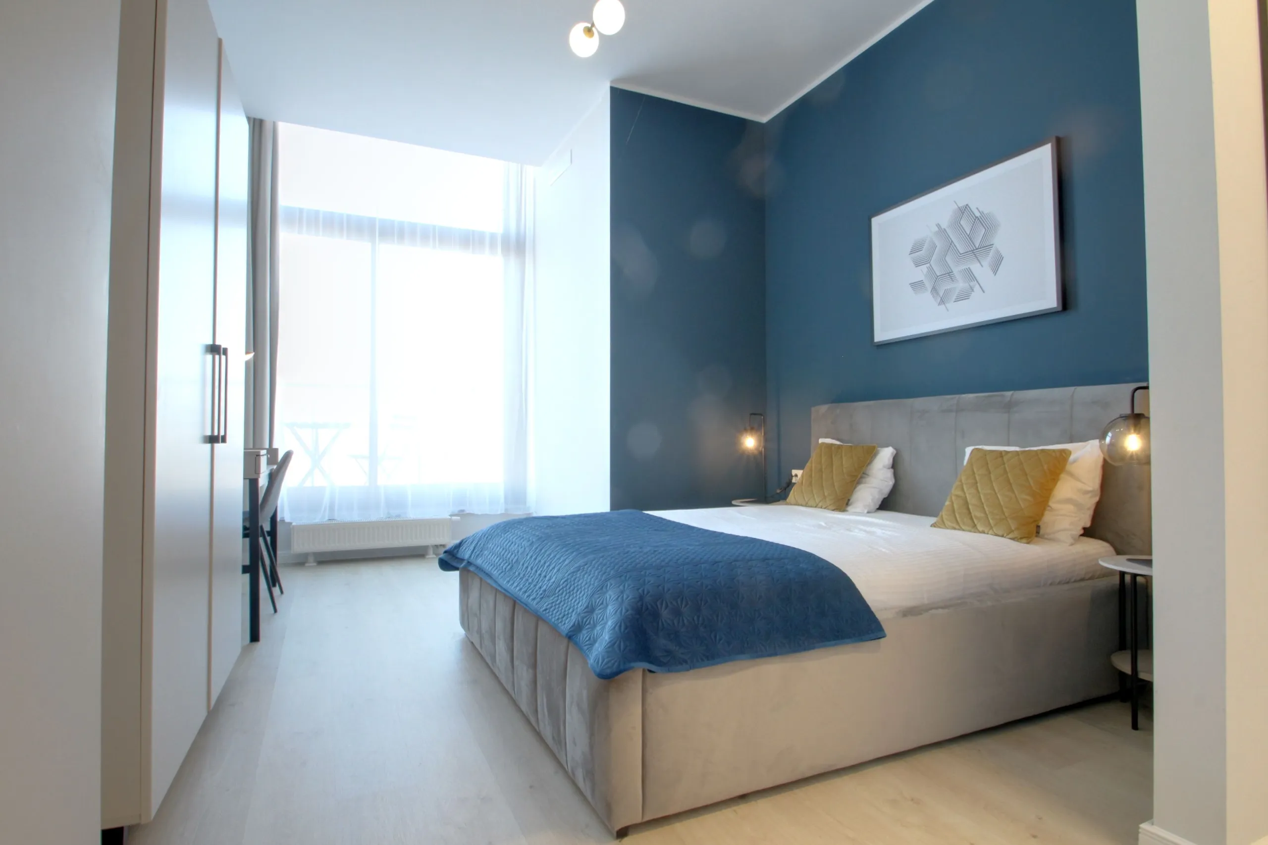 1 Bedroom — Large