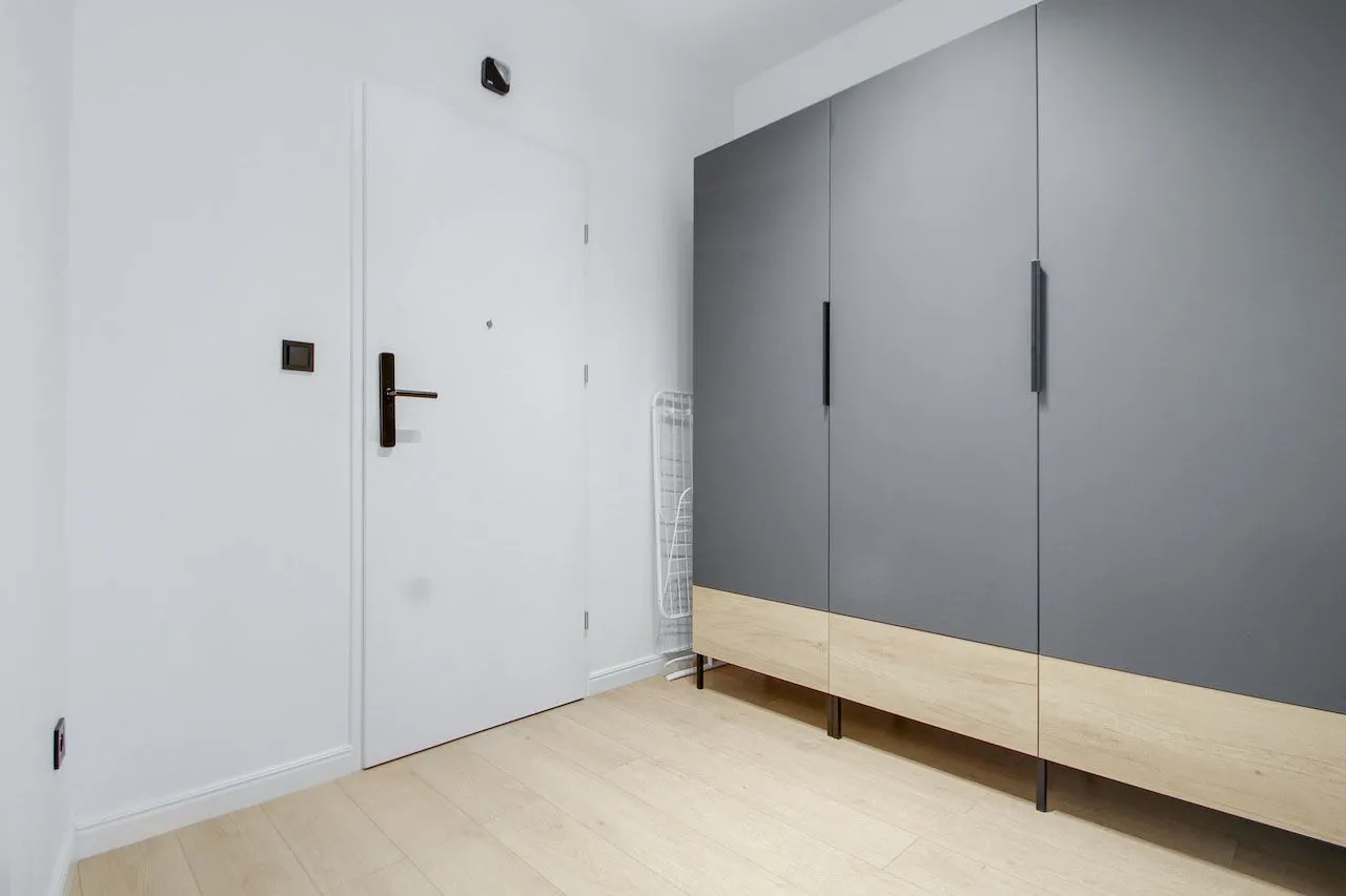 Studio — Large