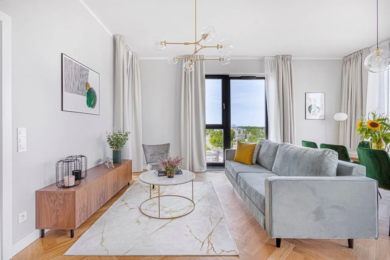 1 Bedroom — Large