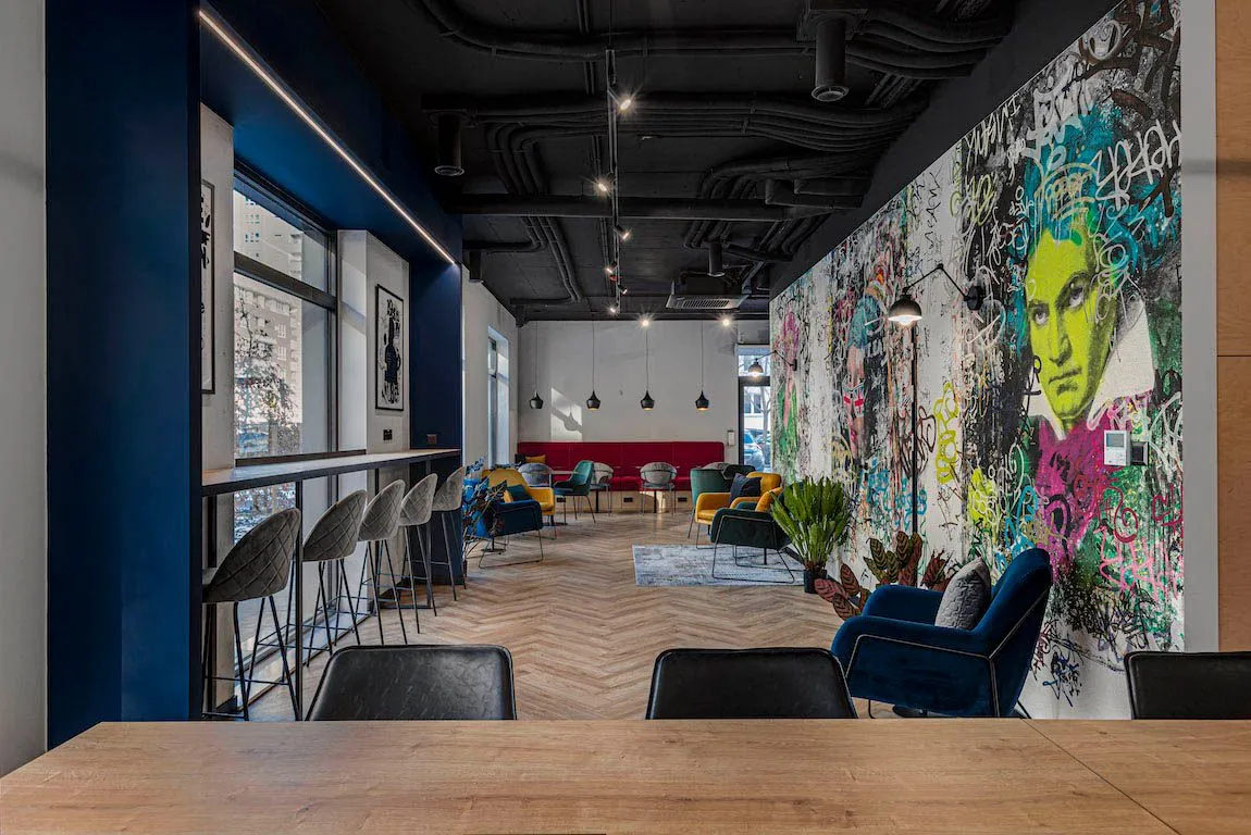 Bar and lounge at Vonder Uptown