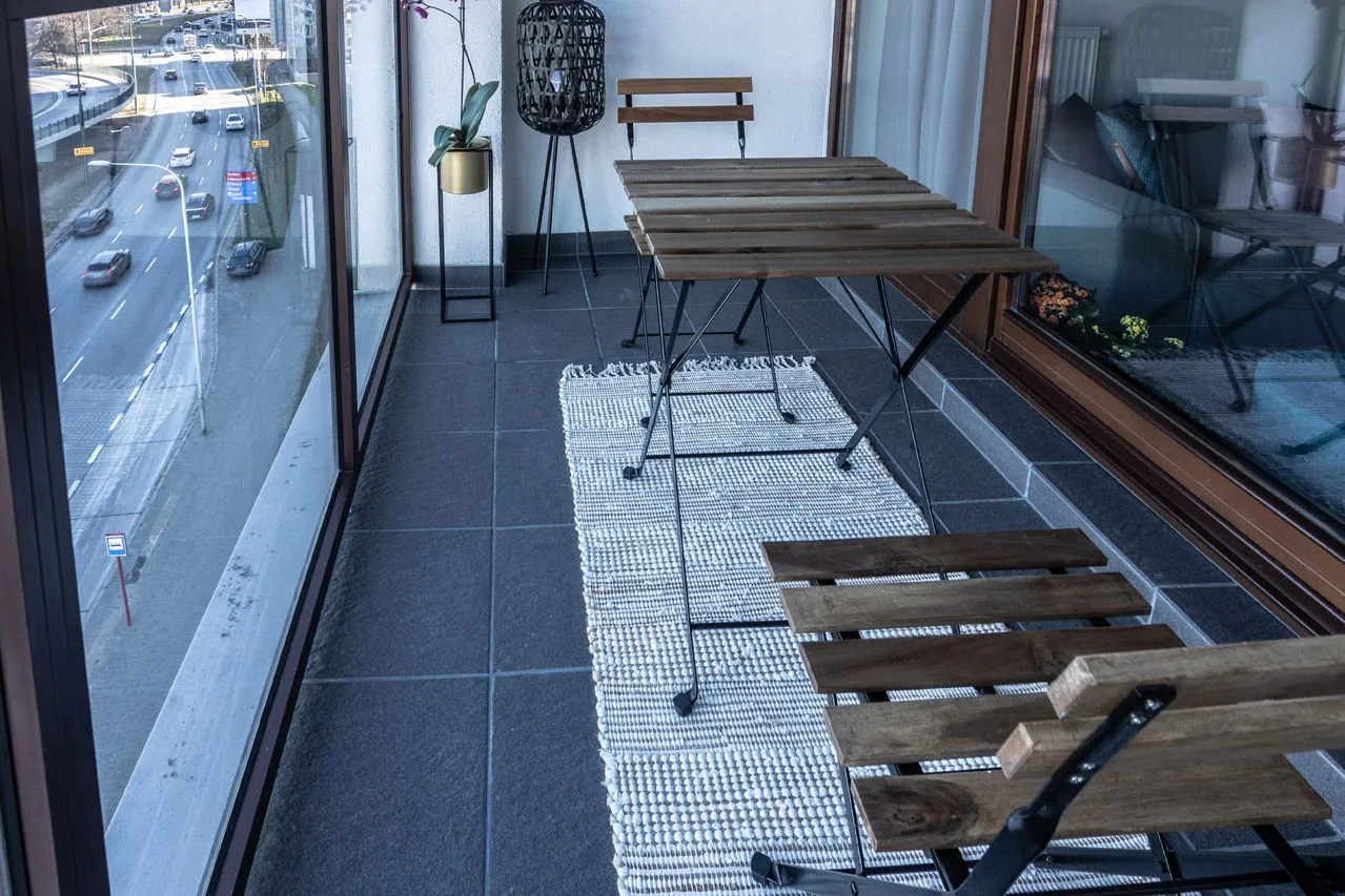 Studio — Large