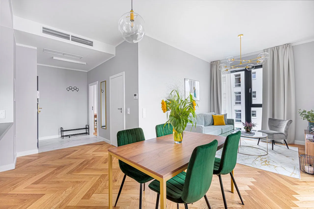 1 Bedroom — Large