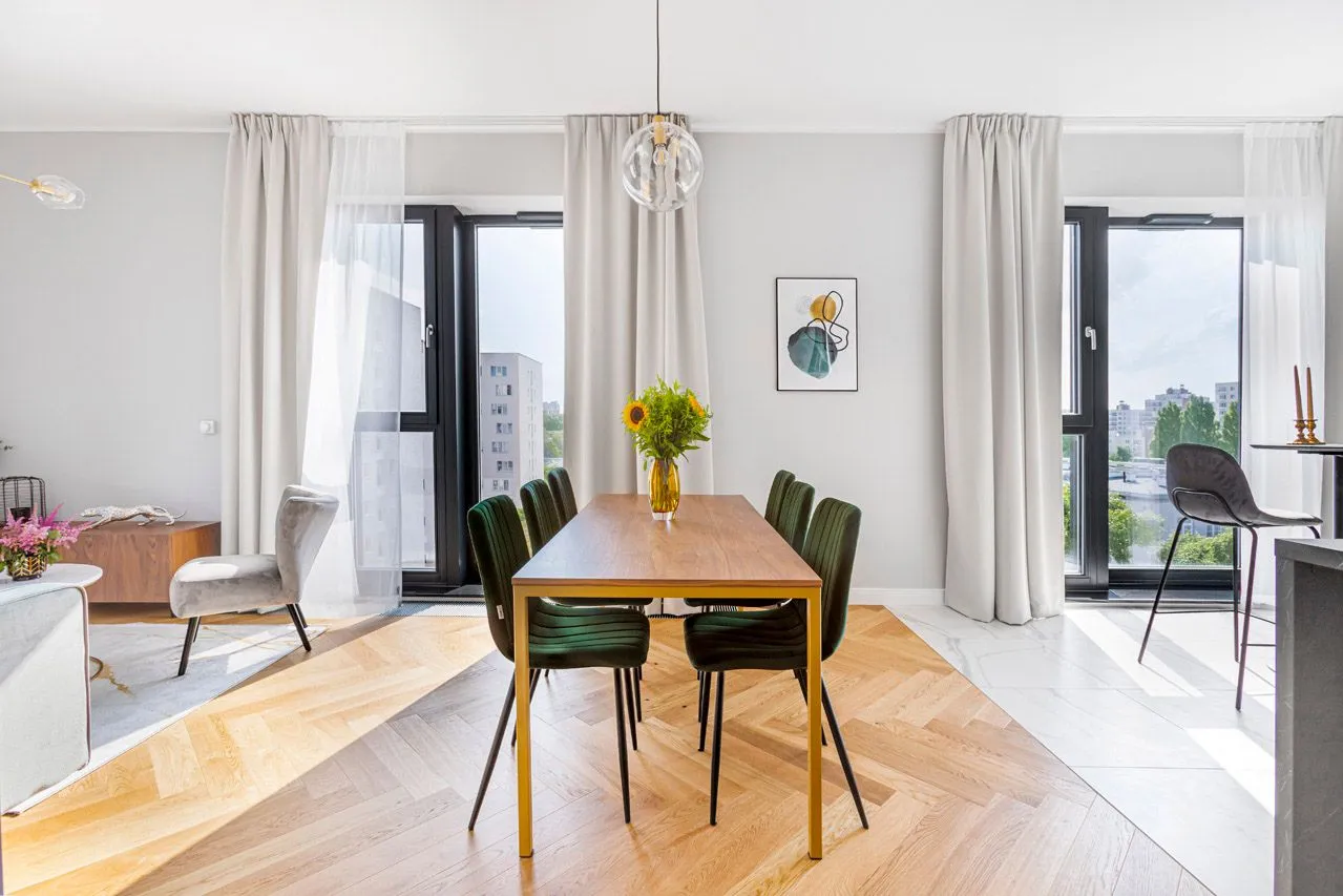 1 Bedroom — Large
