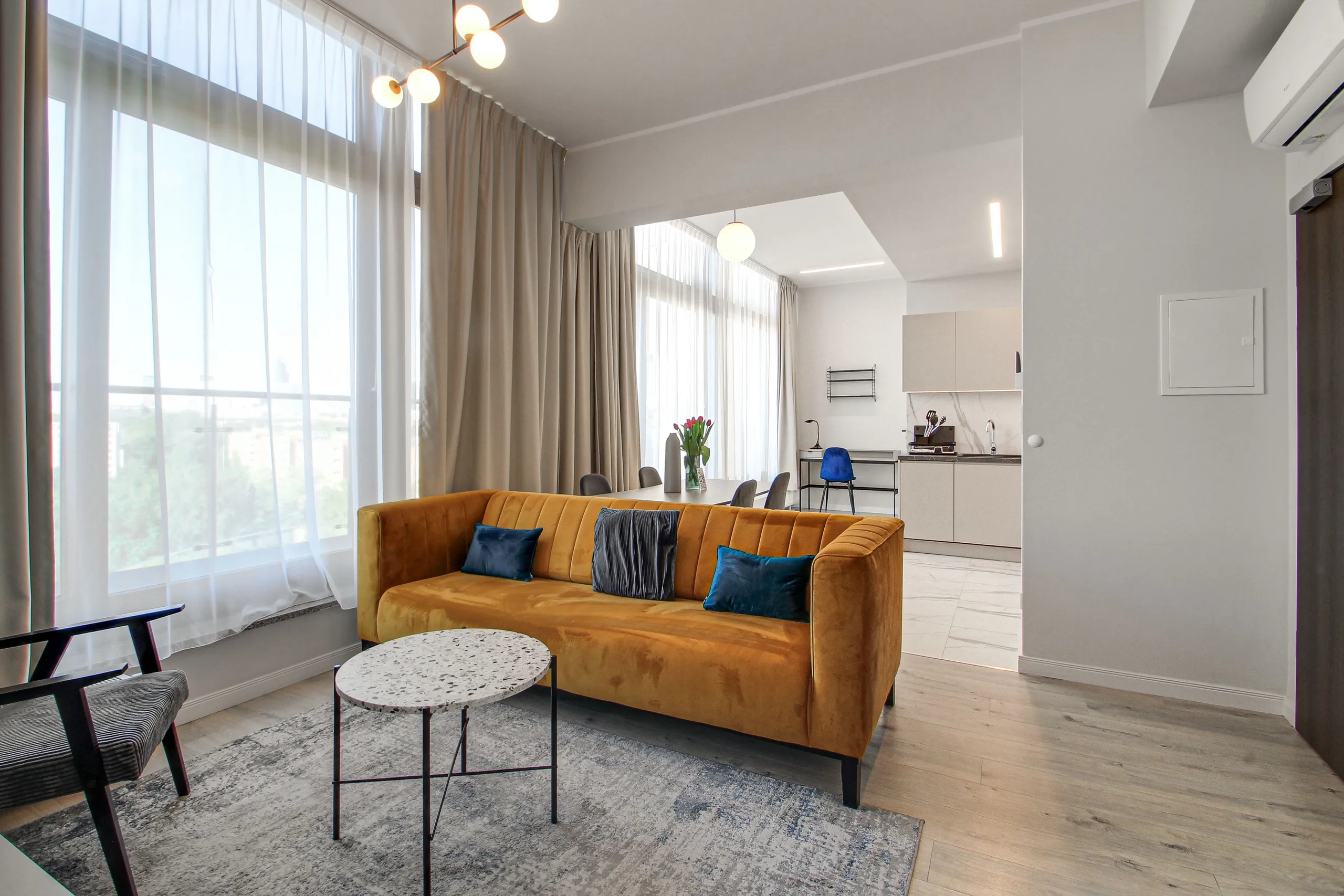 1 Bedroom — Large