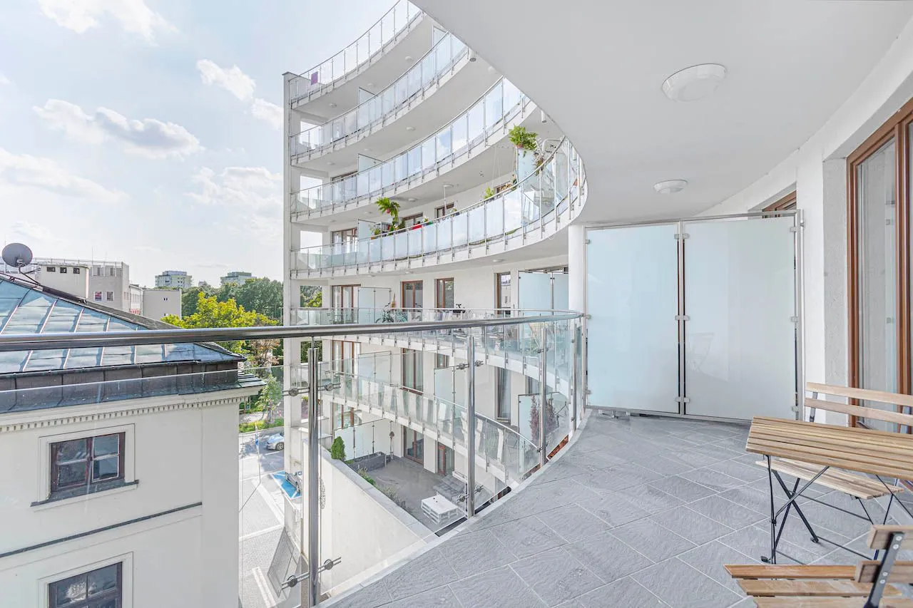1 Bedroom — Small