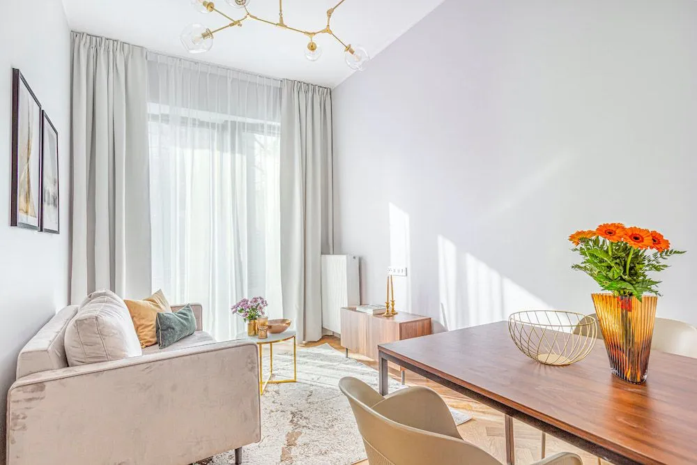 1 Bedroom — Small
