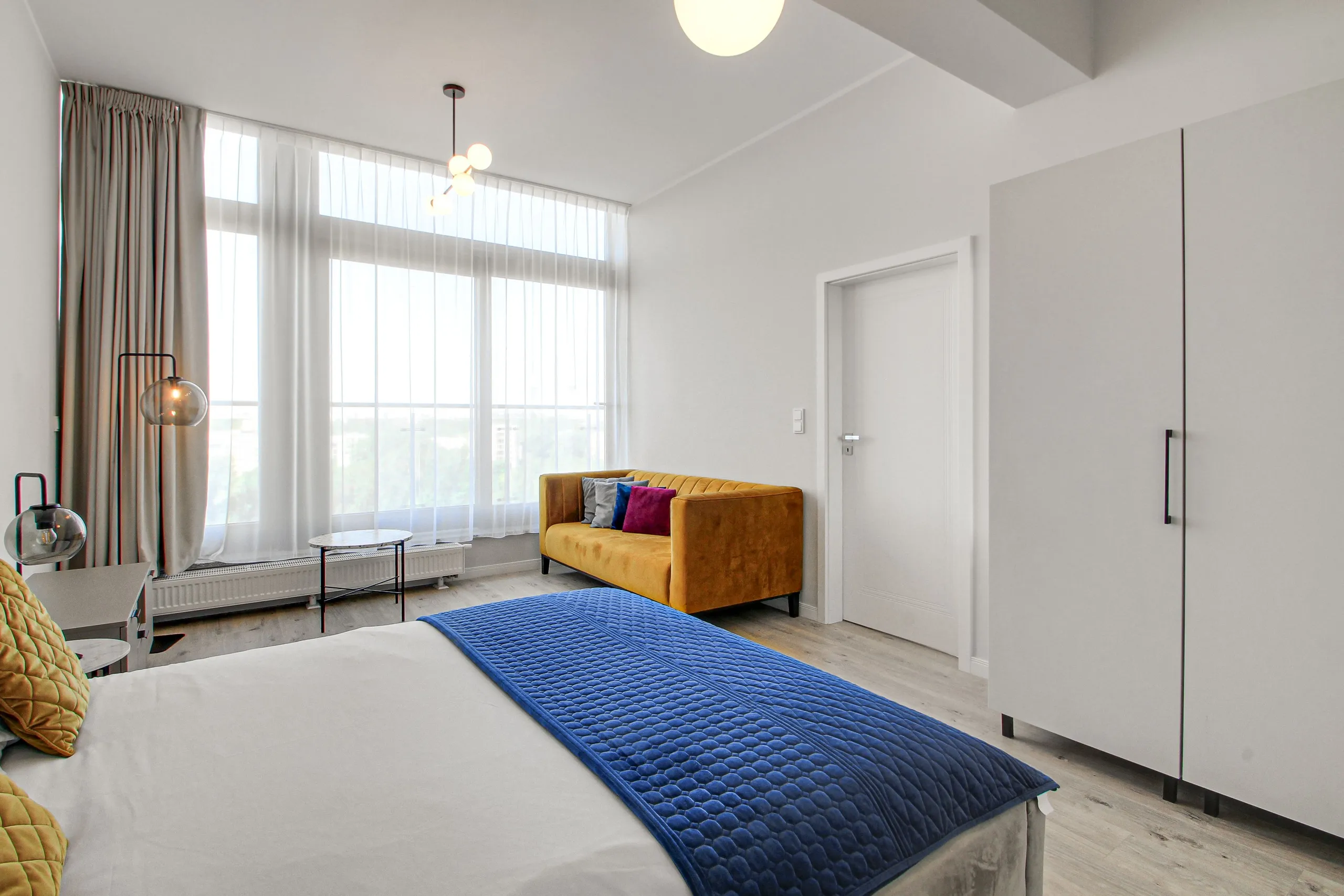 1 Bedroom — Large