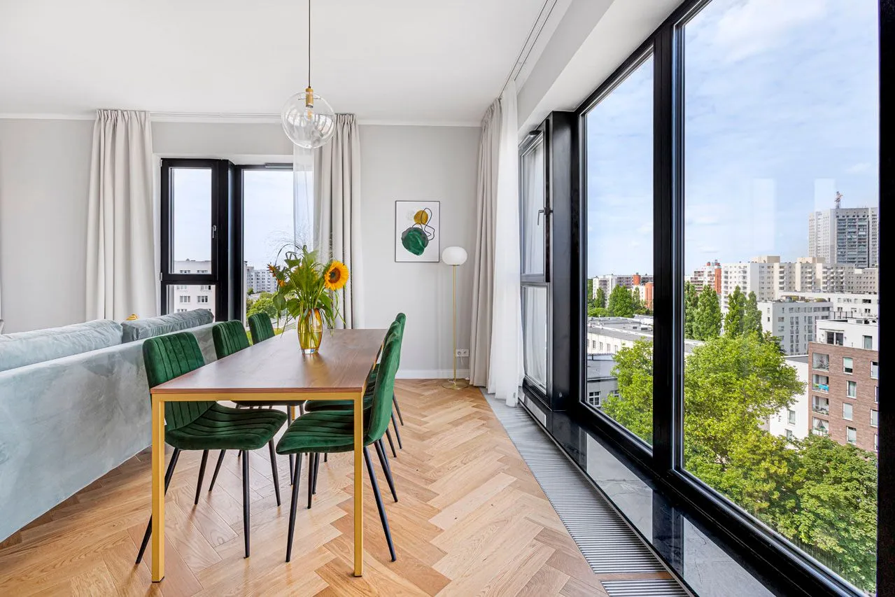 1 Bedroom — Large