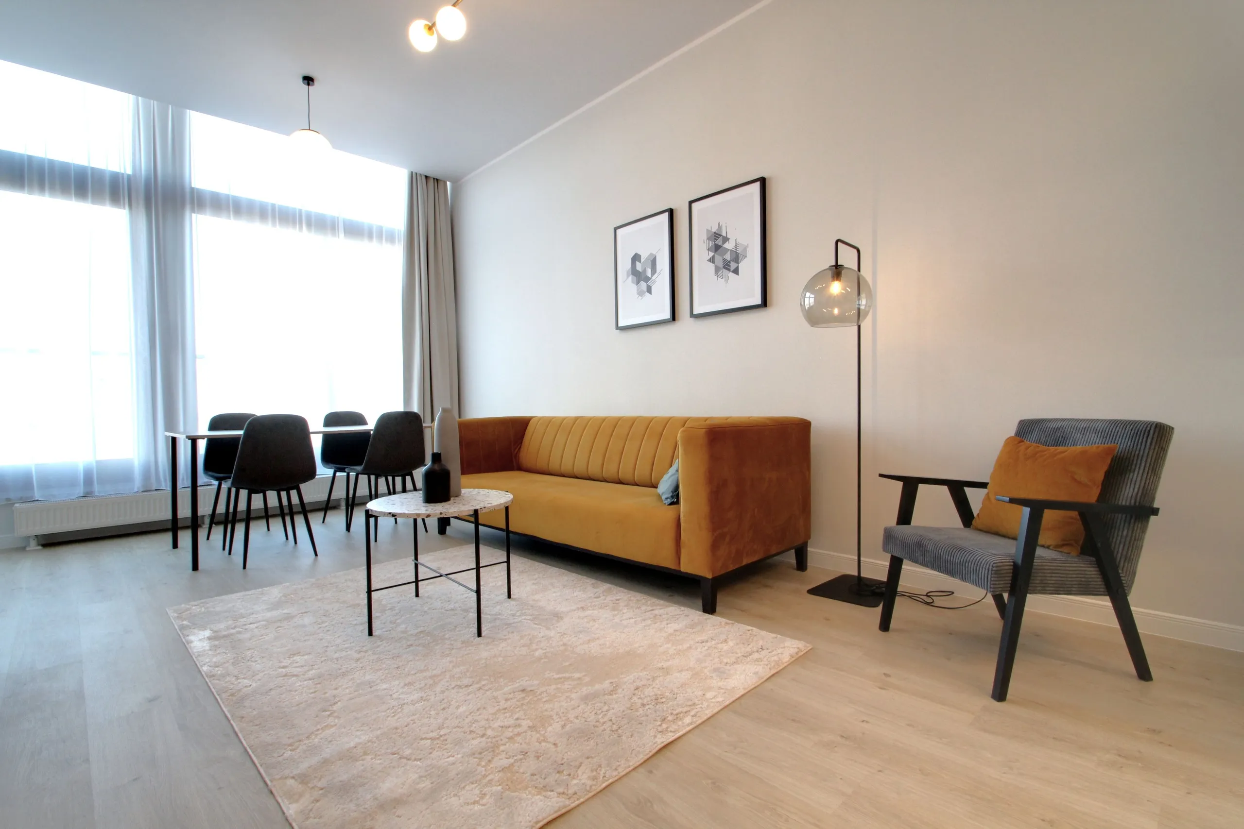 1 Bedroom — Large