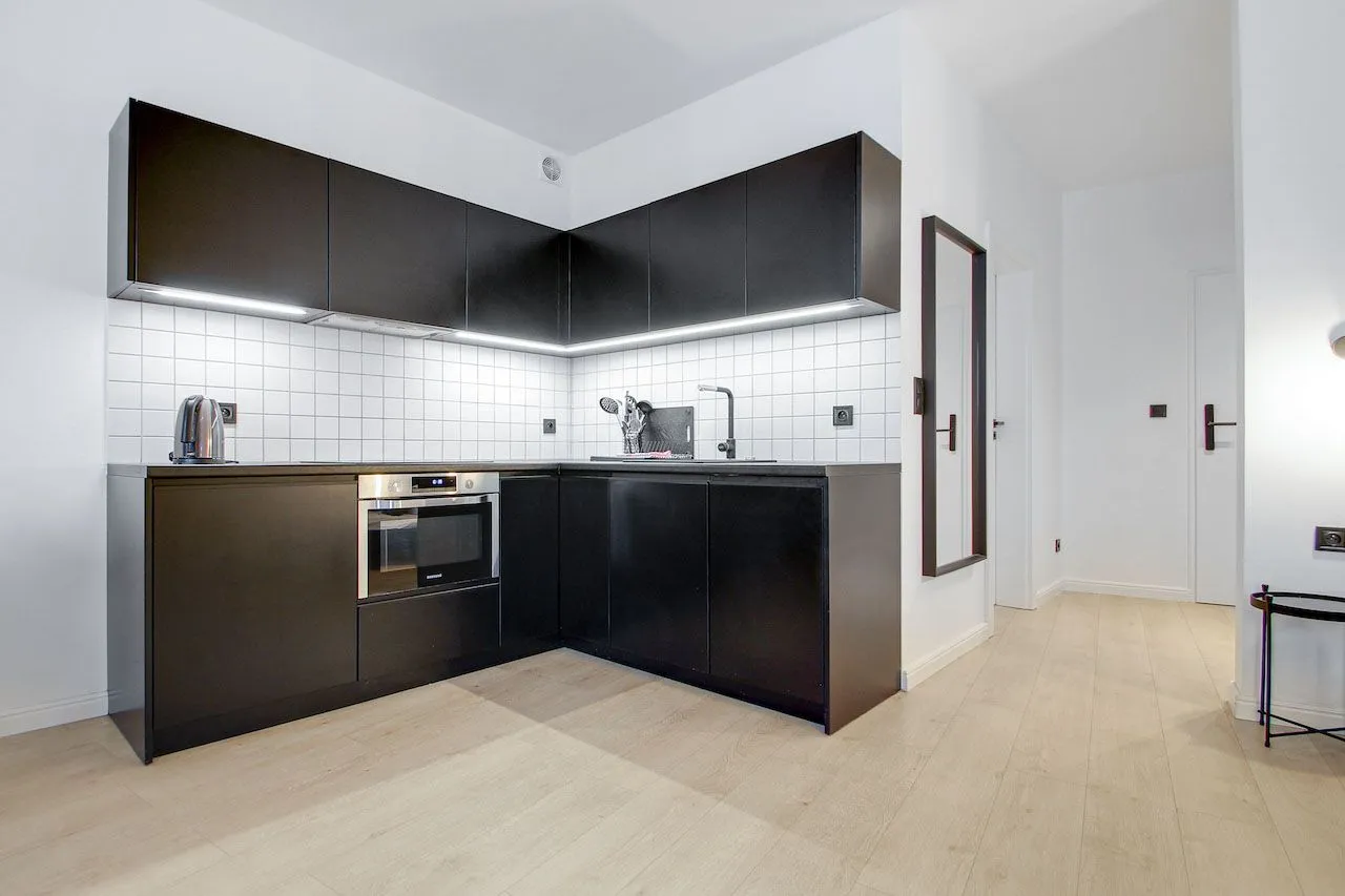 Studio — Large