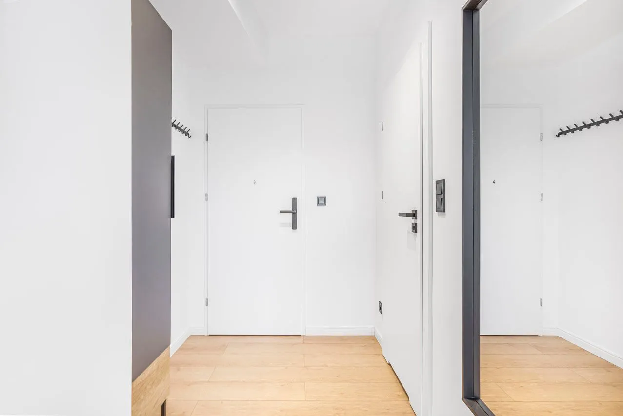 Studio — Large