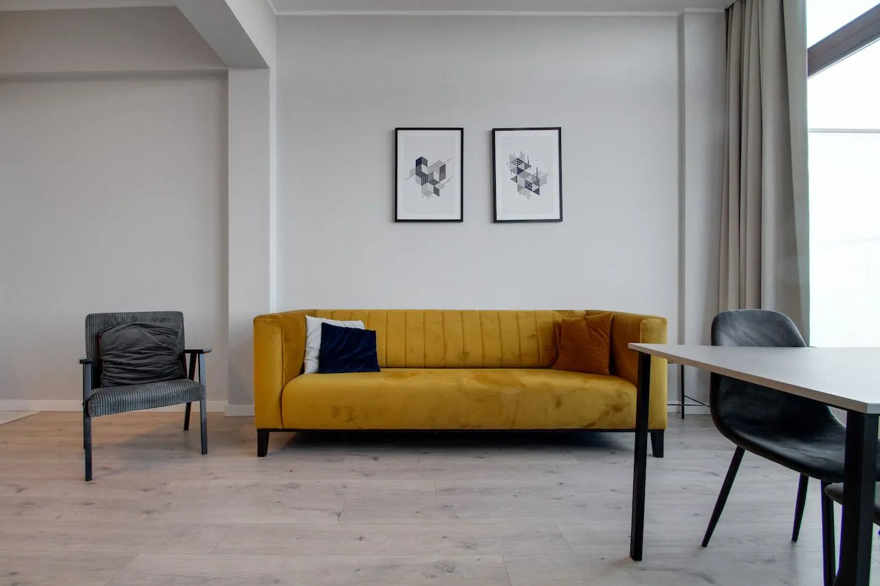 1 Bedroom — Large