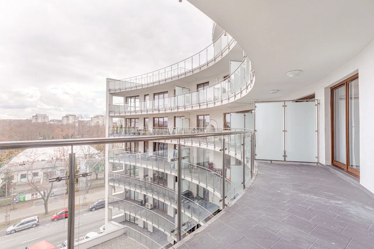 1 Bedroom — Medium