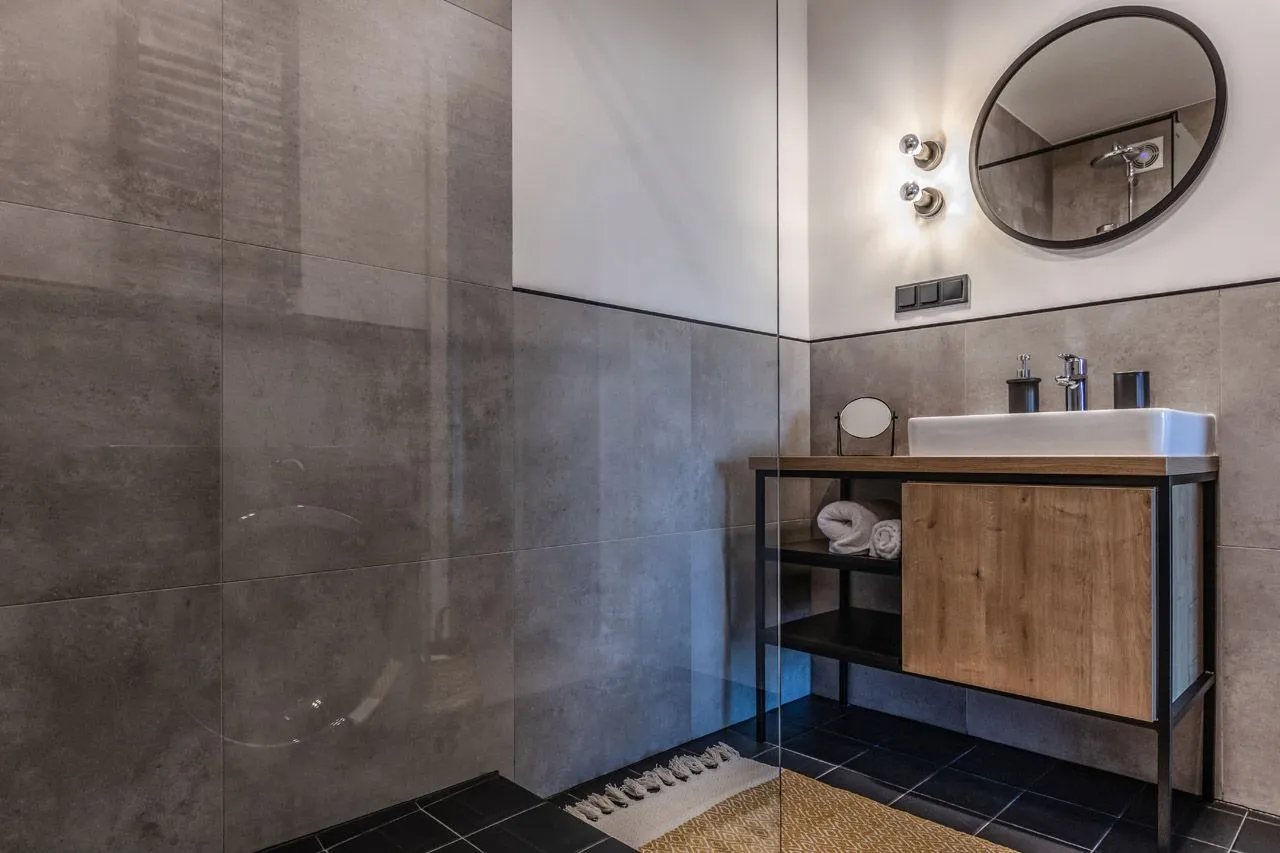 Studio — Large