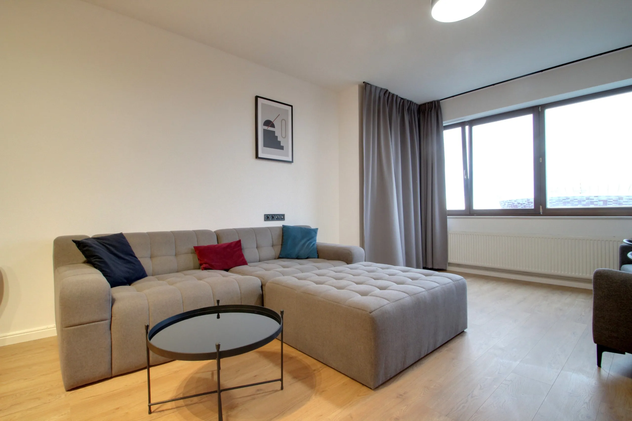 1 Bedroom — Large