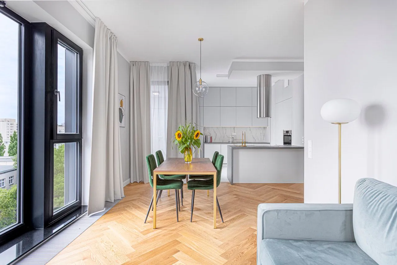 1 Bedroom — Large