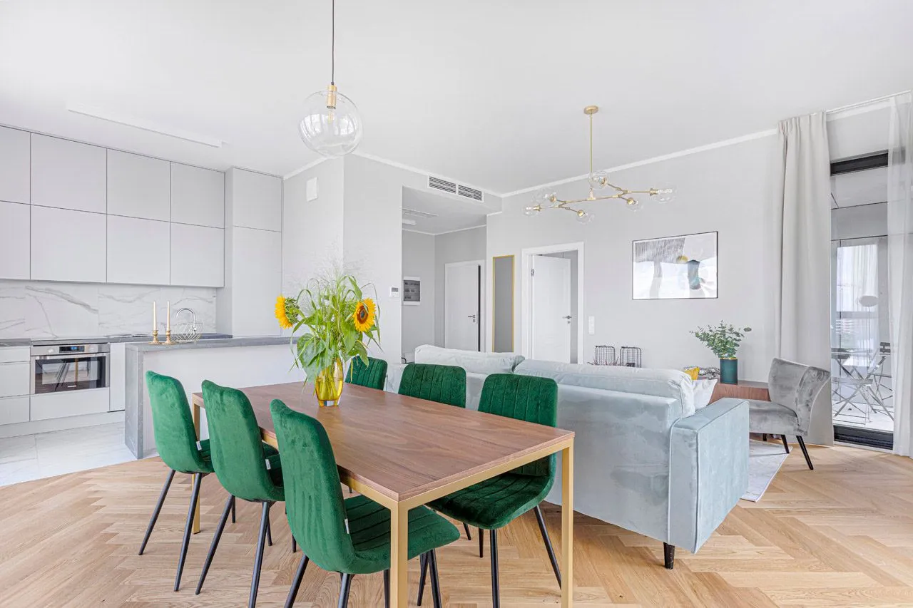 1 Bedroom — Large