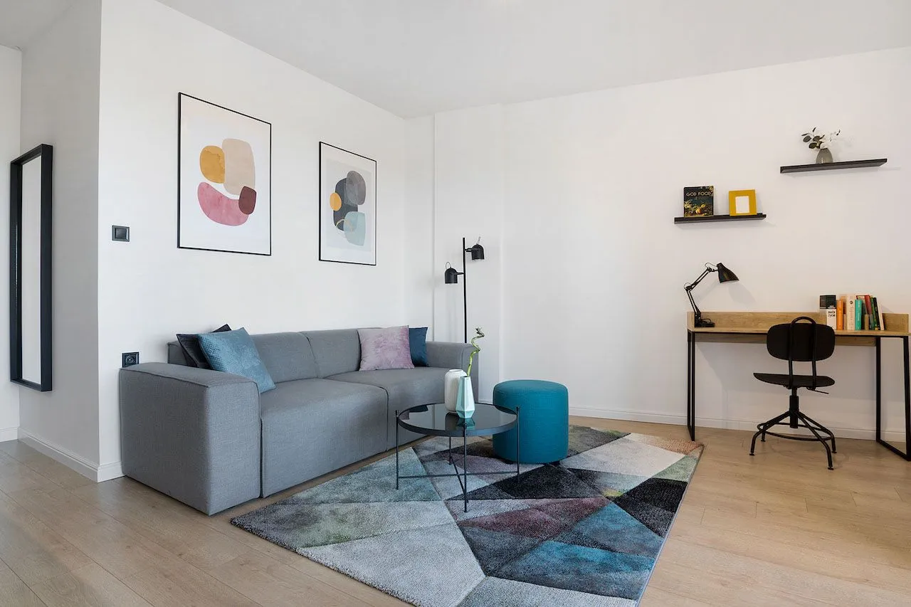 Studio — Large
